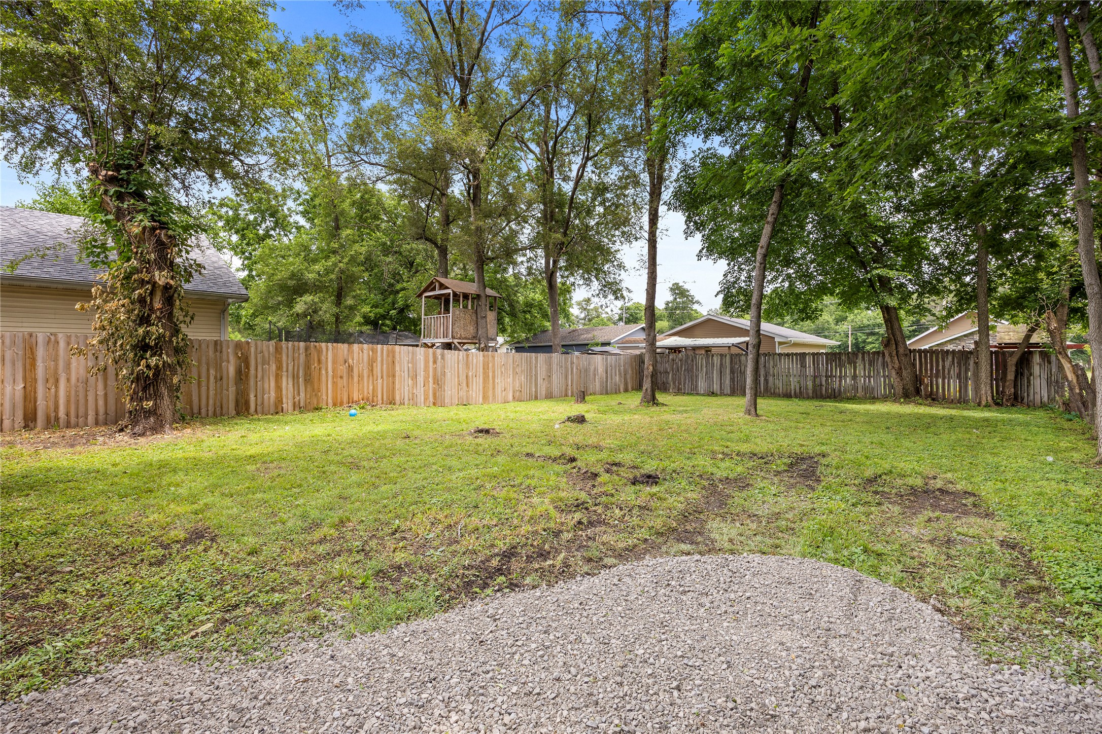 631 Se 27th Court Property Photo 16