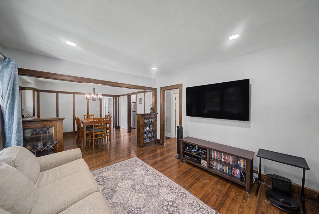 3321 Columbia Street Property Photo 6