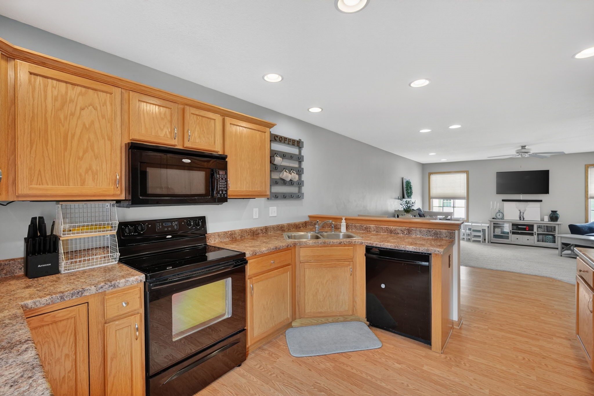 2989 Park Place Property Photo 13