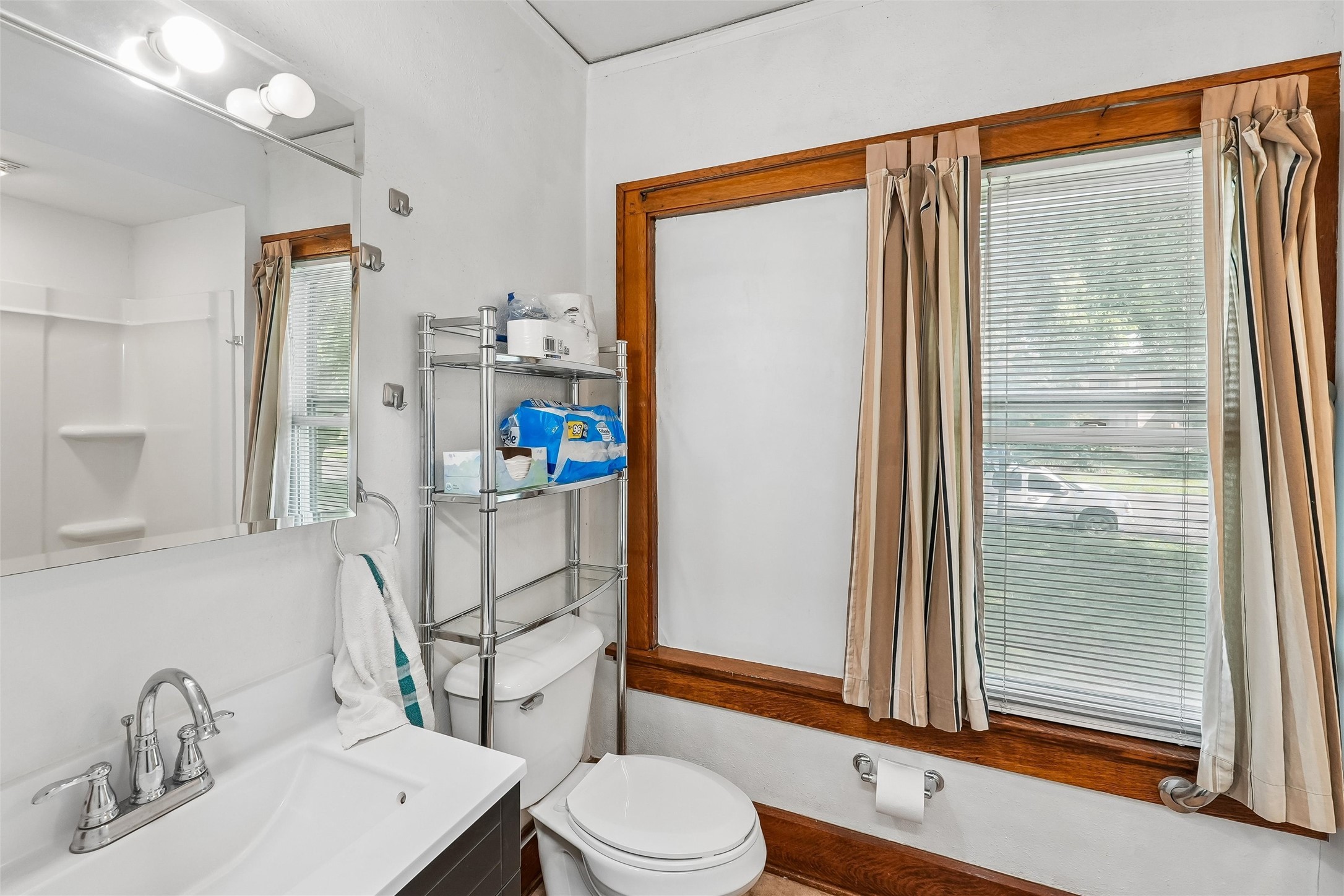 1607 E Walnut Street Property Photo 11