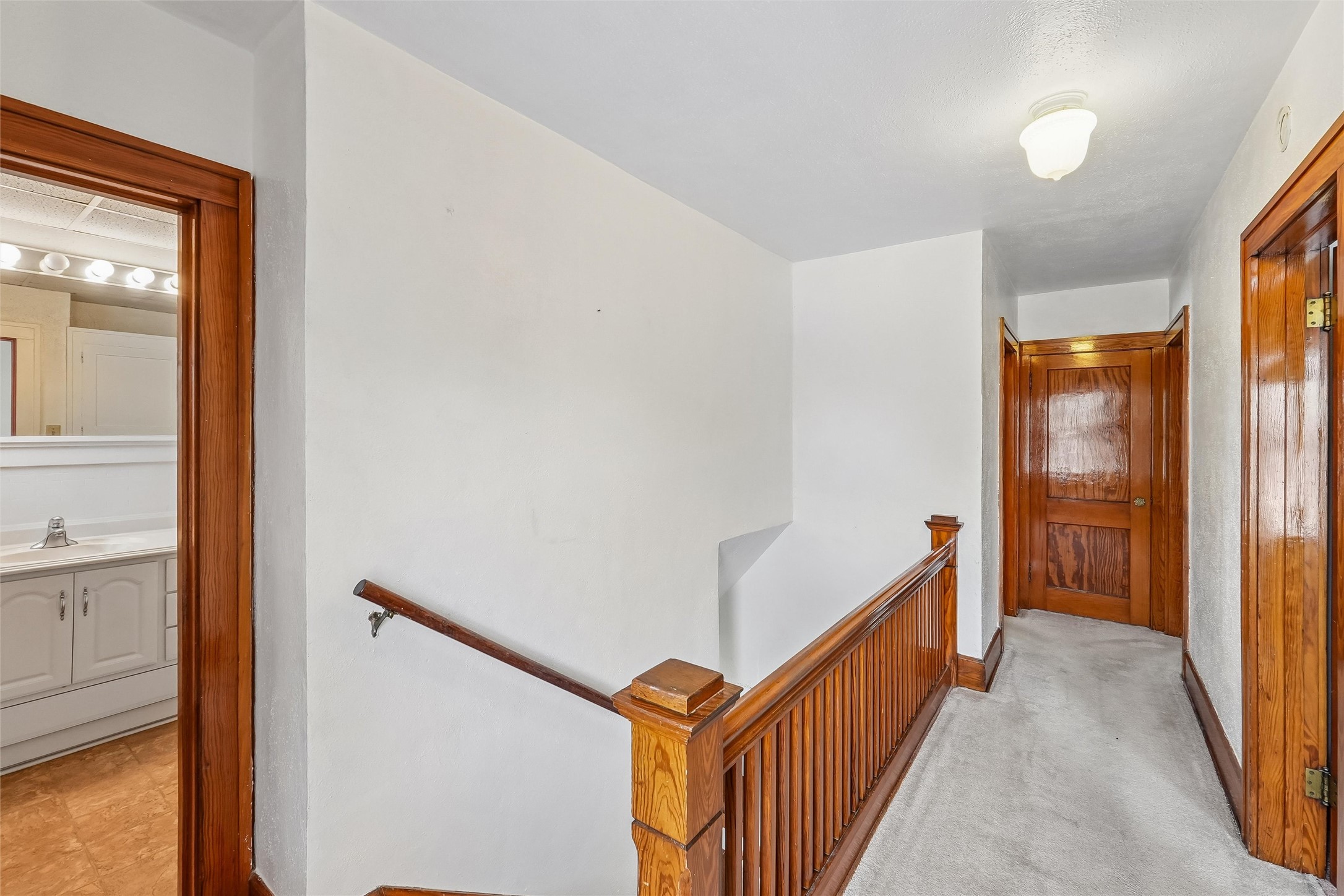 1607 E Walnut Street Property Photo 12