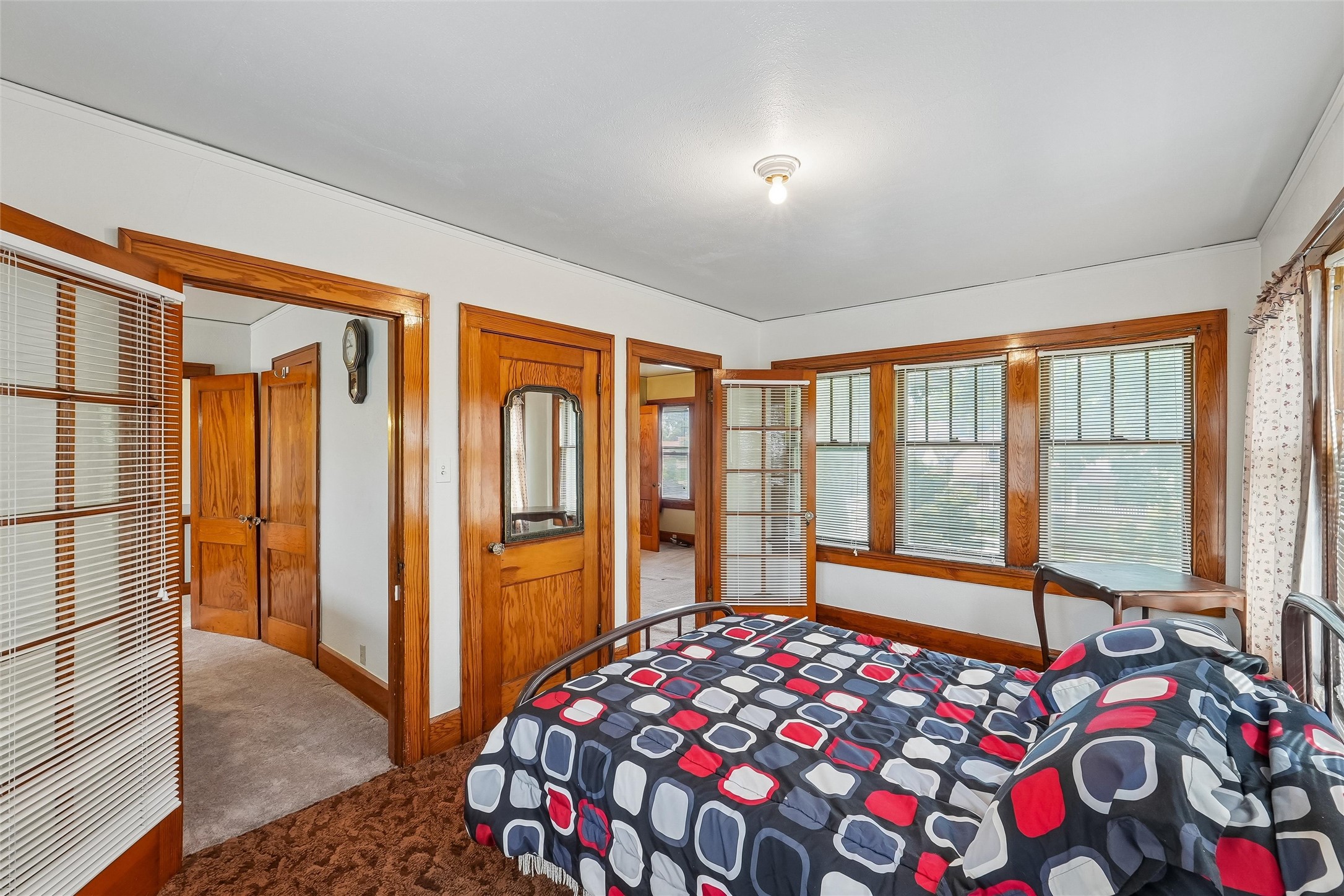 1607 E Walnut Street Property Photo 15
