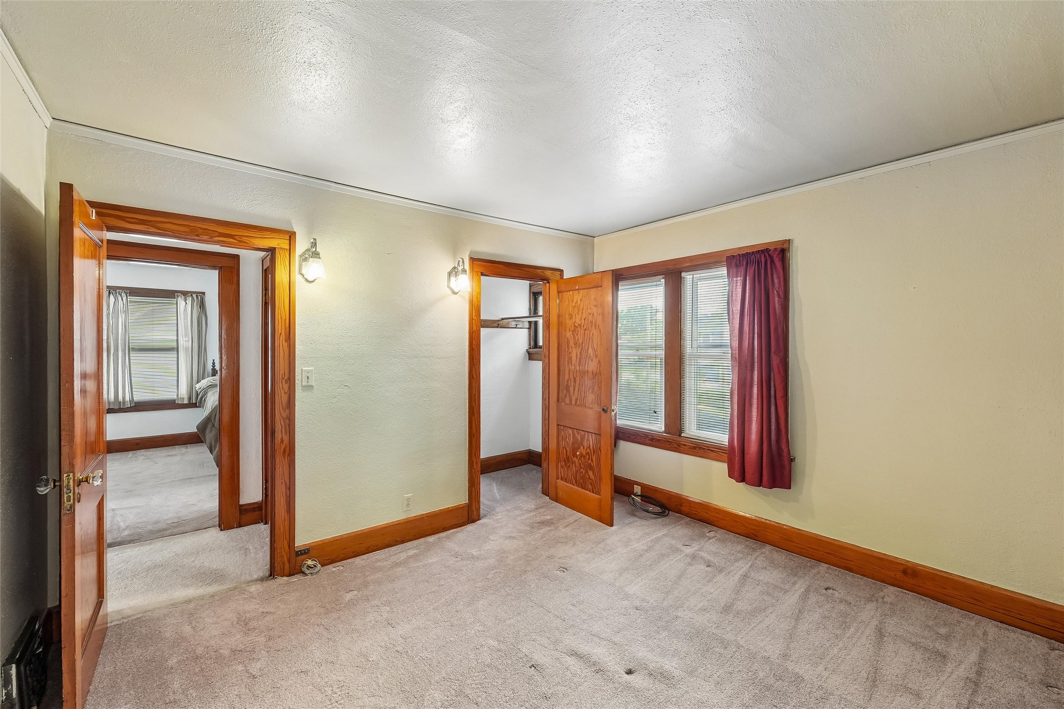 1607 E Walnut Street Property Photo 16