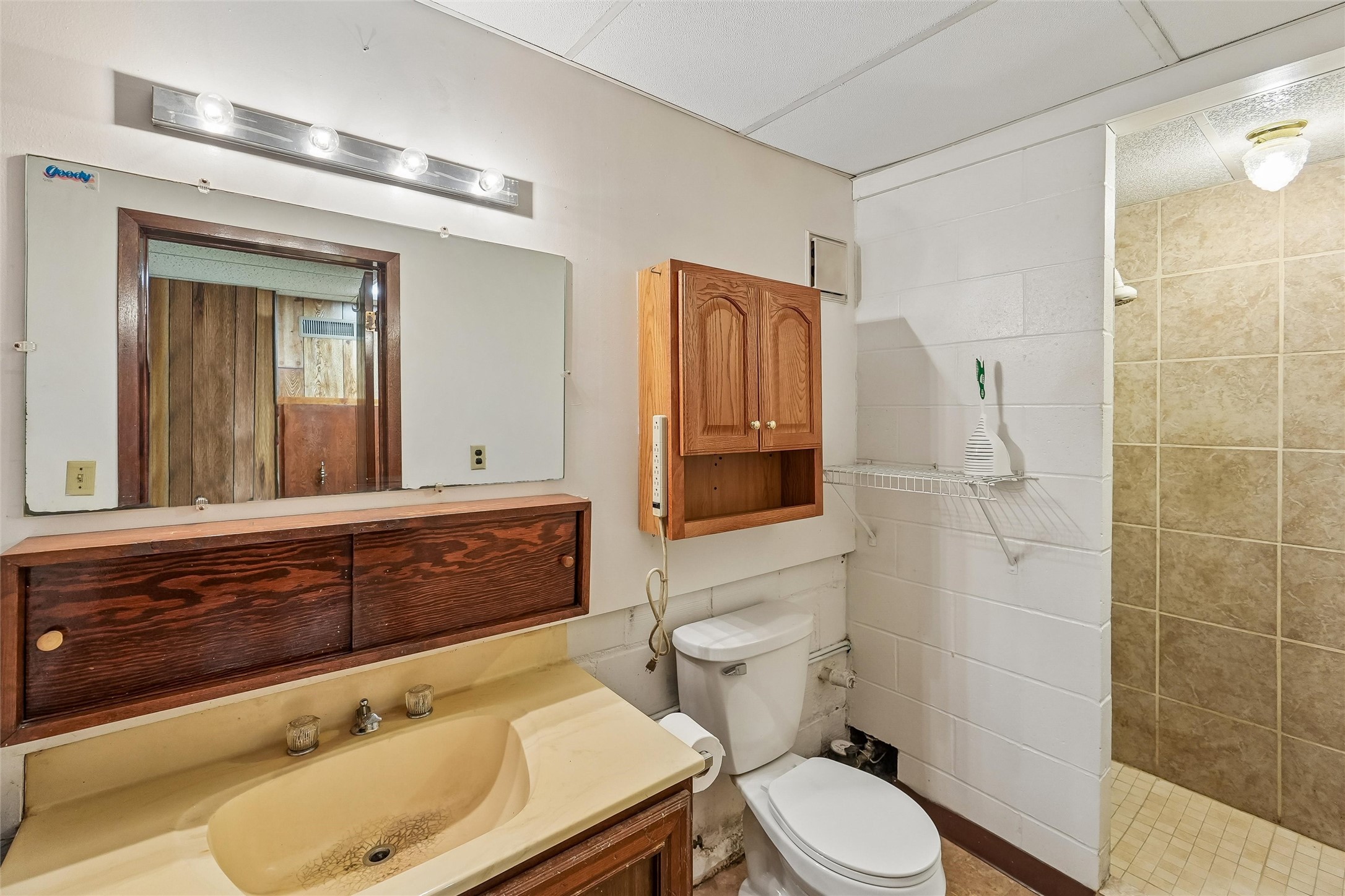 1607 E Walnut Street Property Photo 19