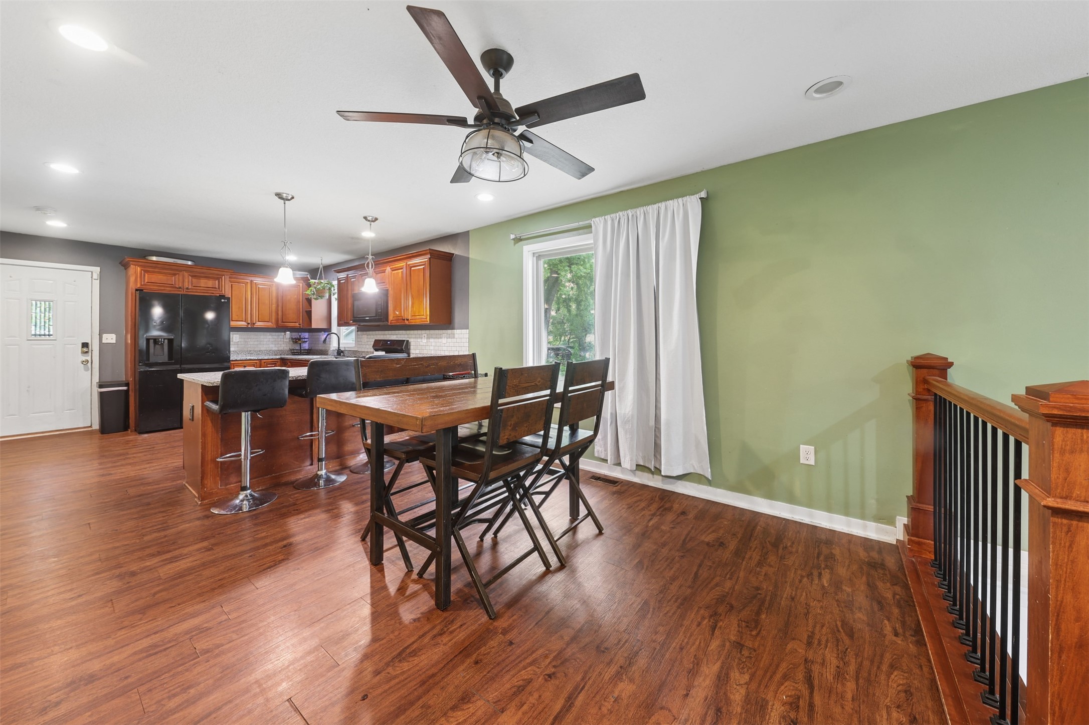 1269 Stewart Street Property Photo 3