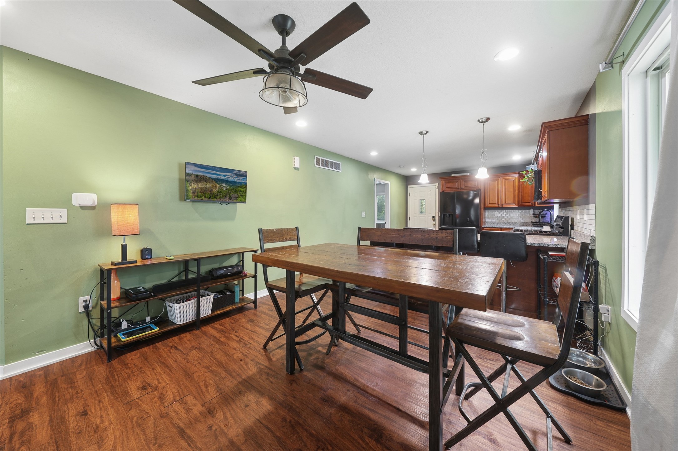 1269 Stewart Street Property Photo 4