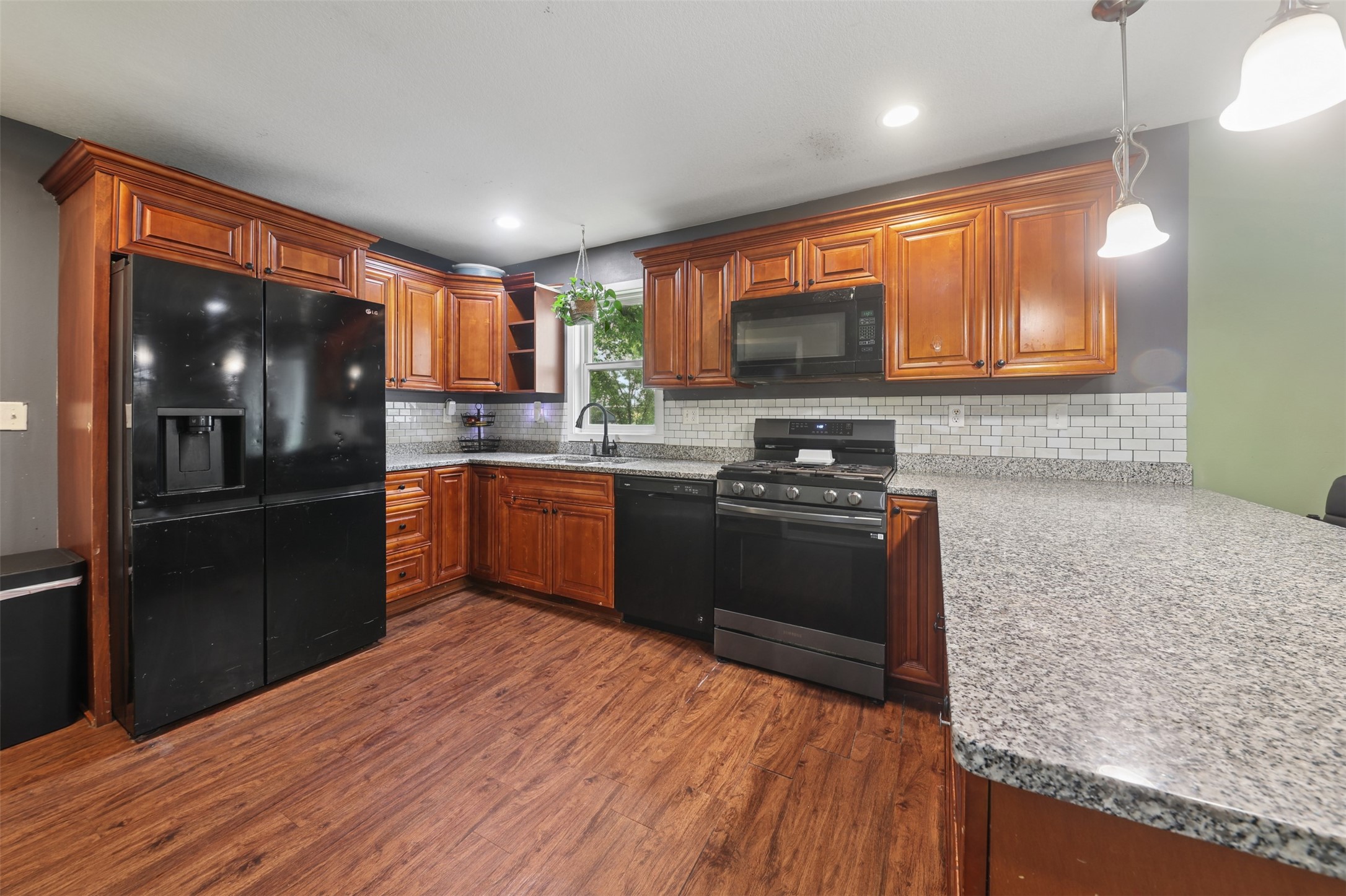 1269 Stewart Street Property Photo 6