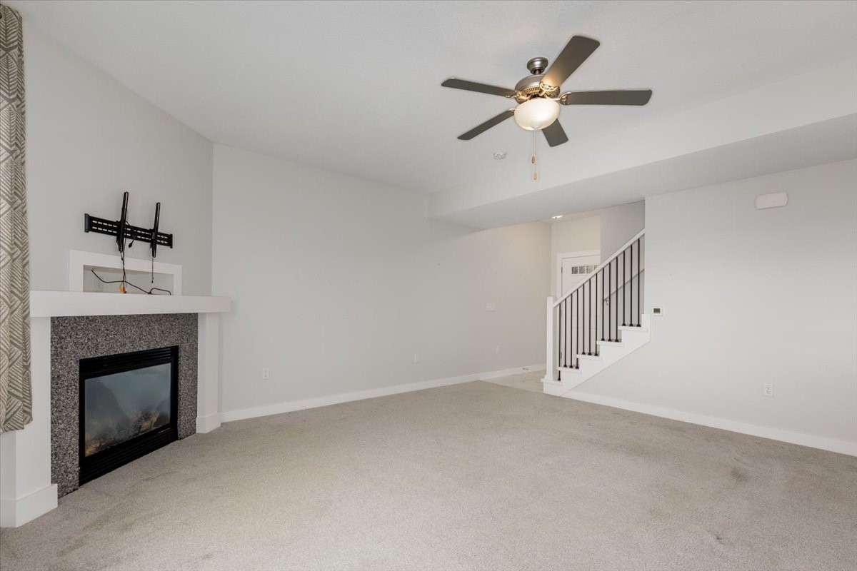 9651 Turnpoint Drive Property Photo 4