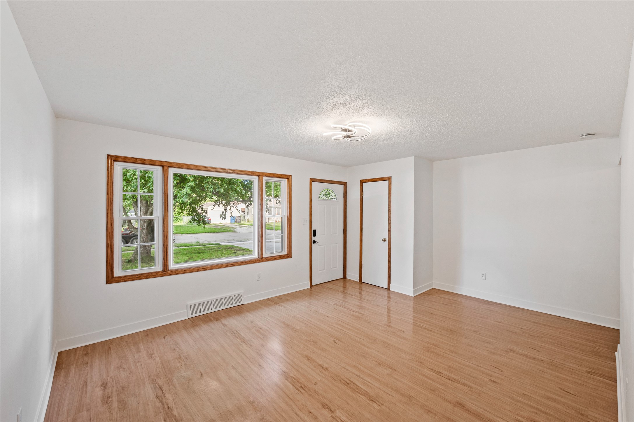 7108 Sw 14th Street Property Photo 4