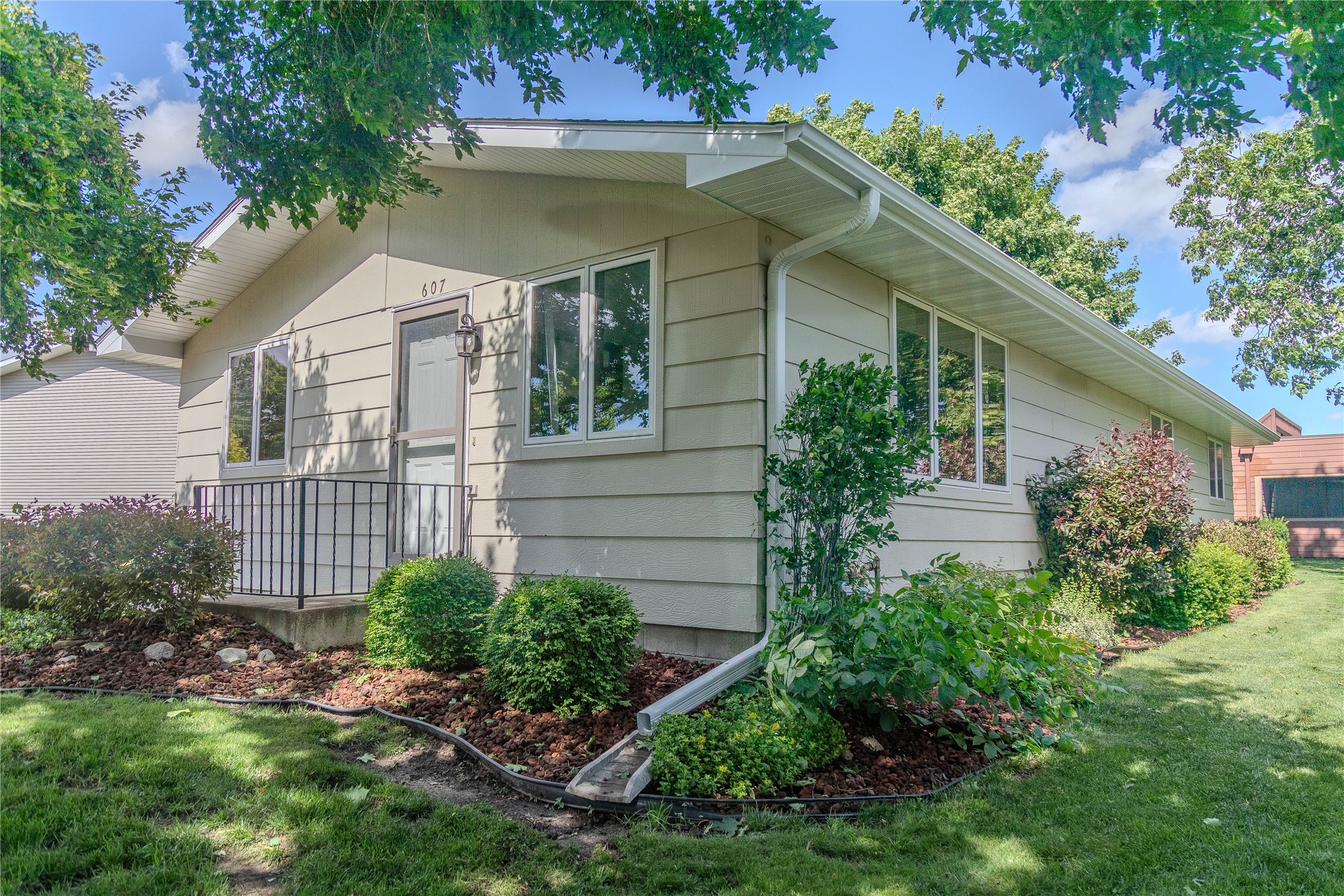 607 River Hills Drive Property Photo 1