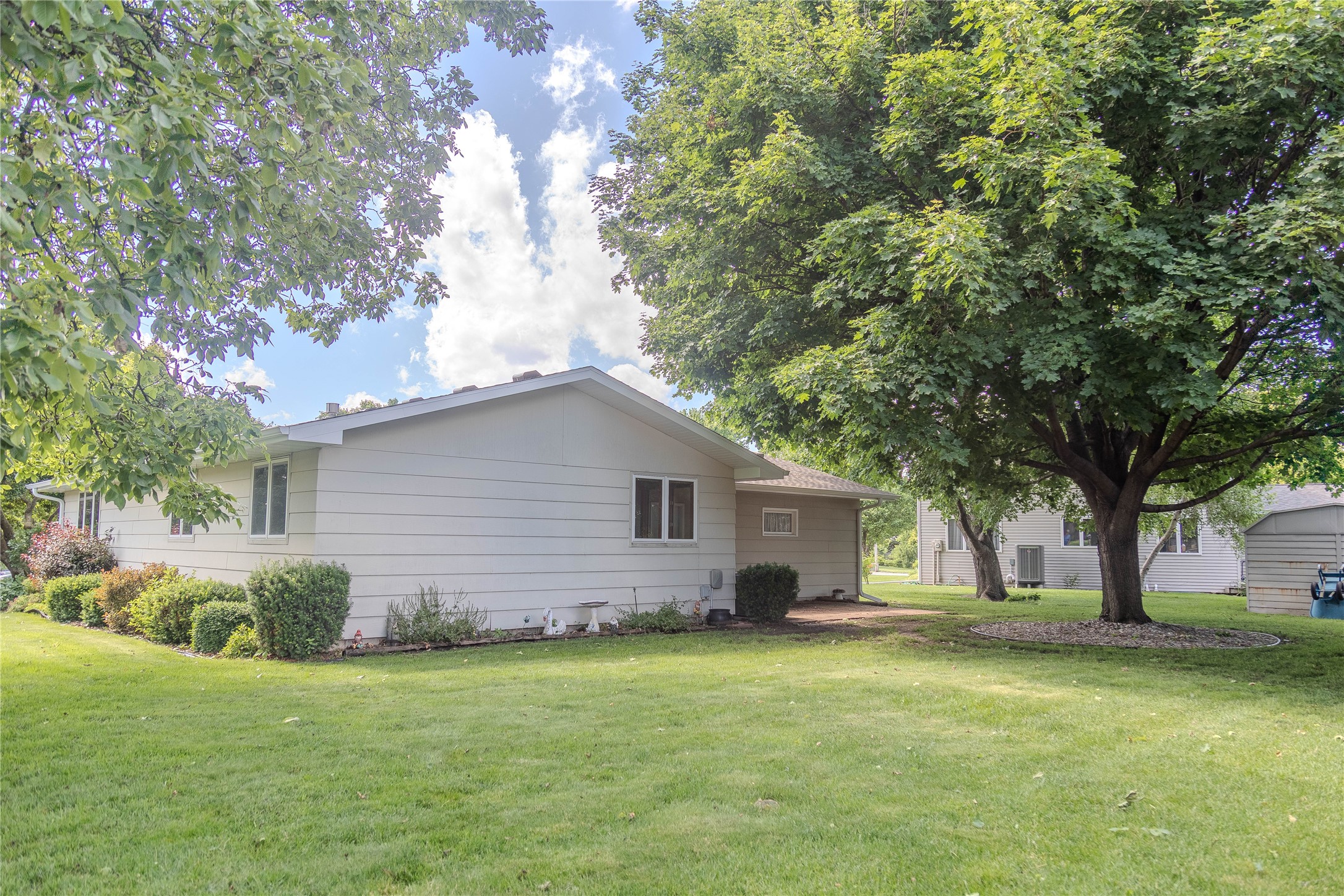 607 River Hills Drive Property Photo 3