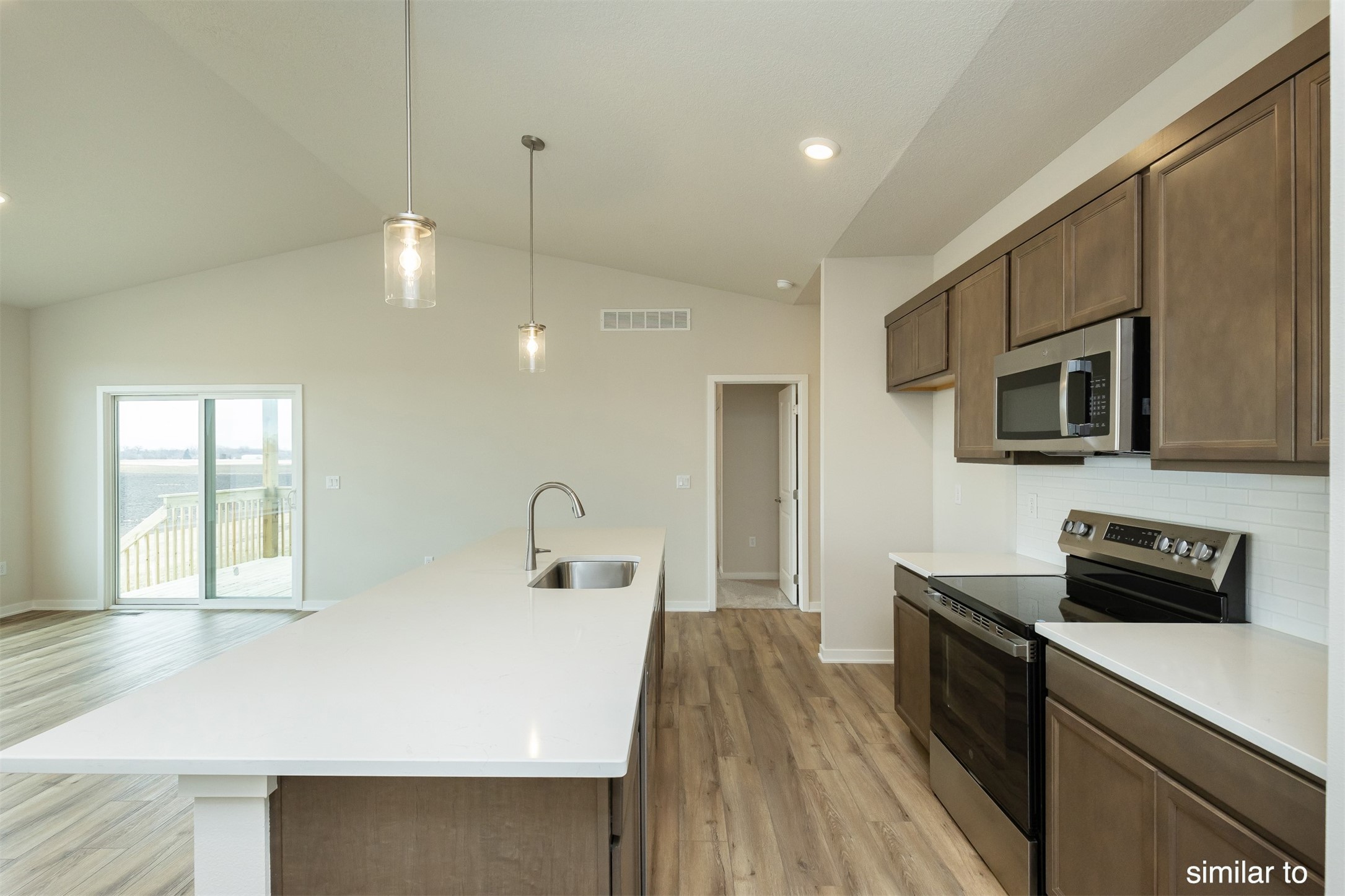 8209 Mahon Court Property Photo 6