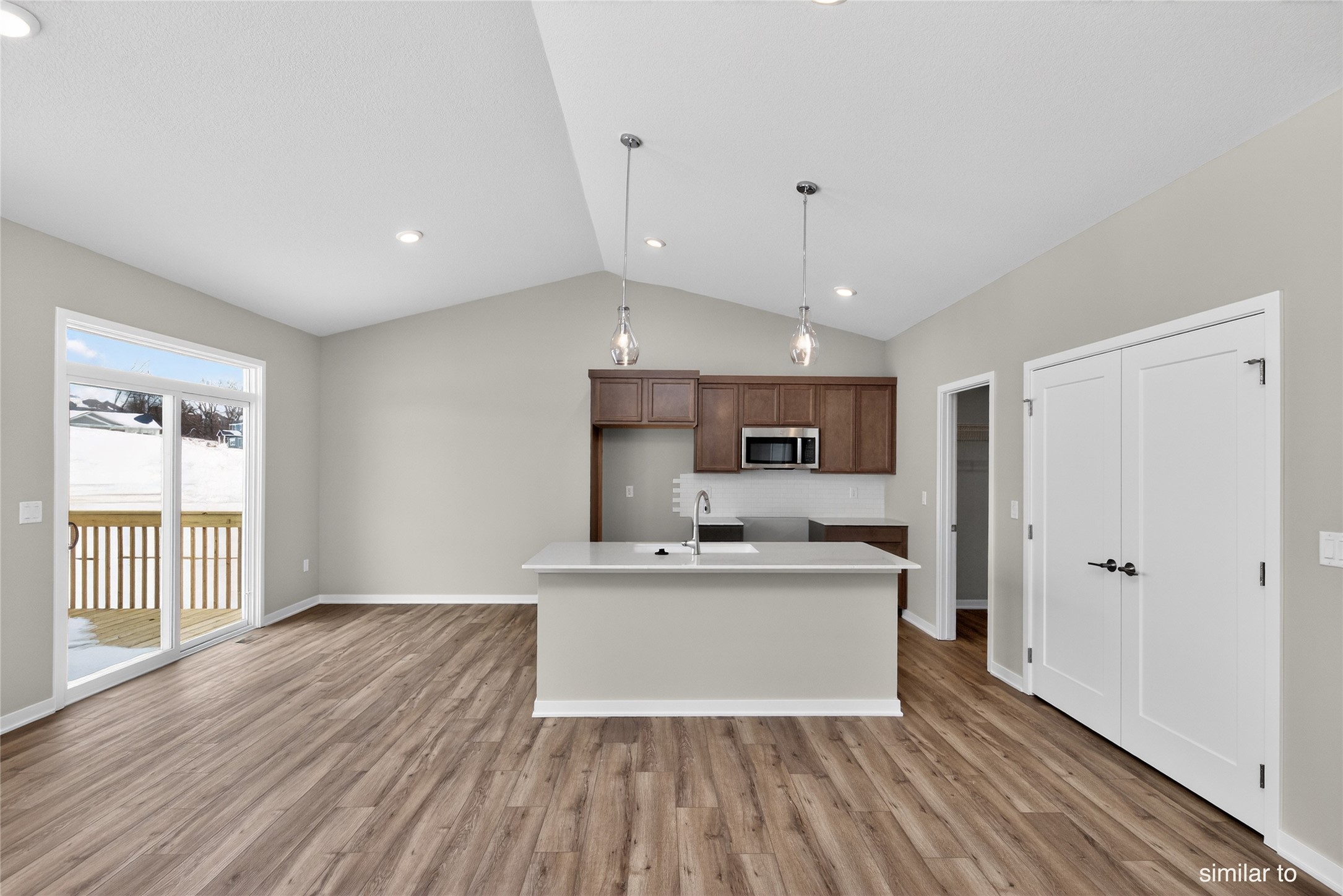 608 Walker Street Property Photo 8