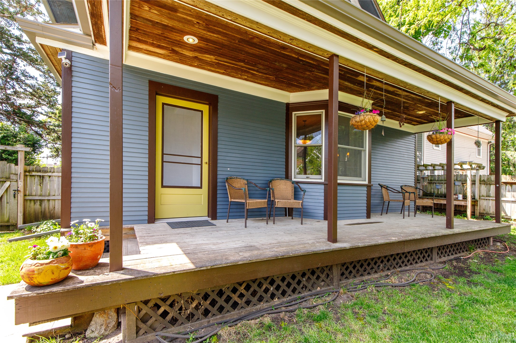 811 6th Street Property Photo 3