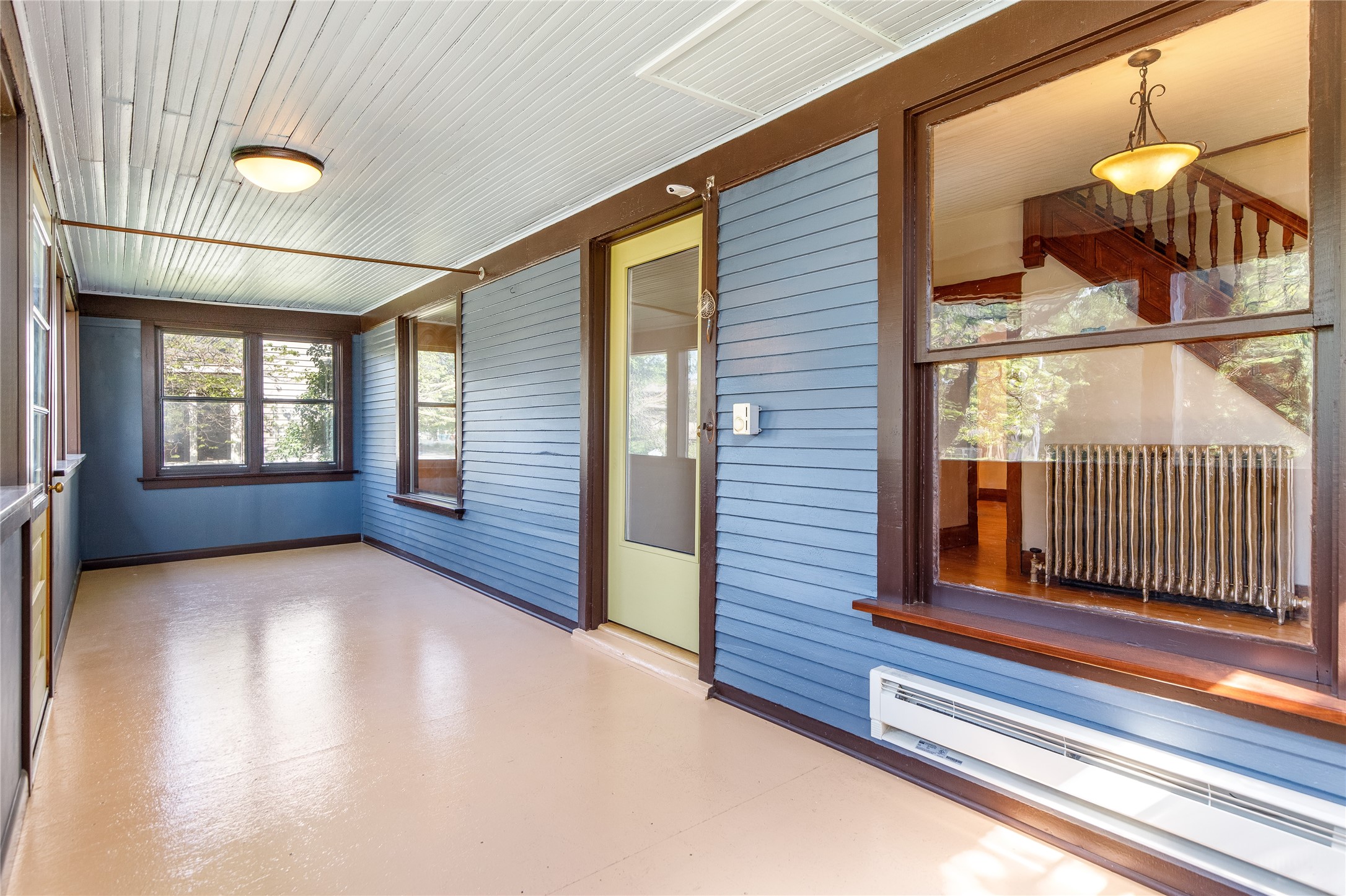 811 6th Street Property Photo 4