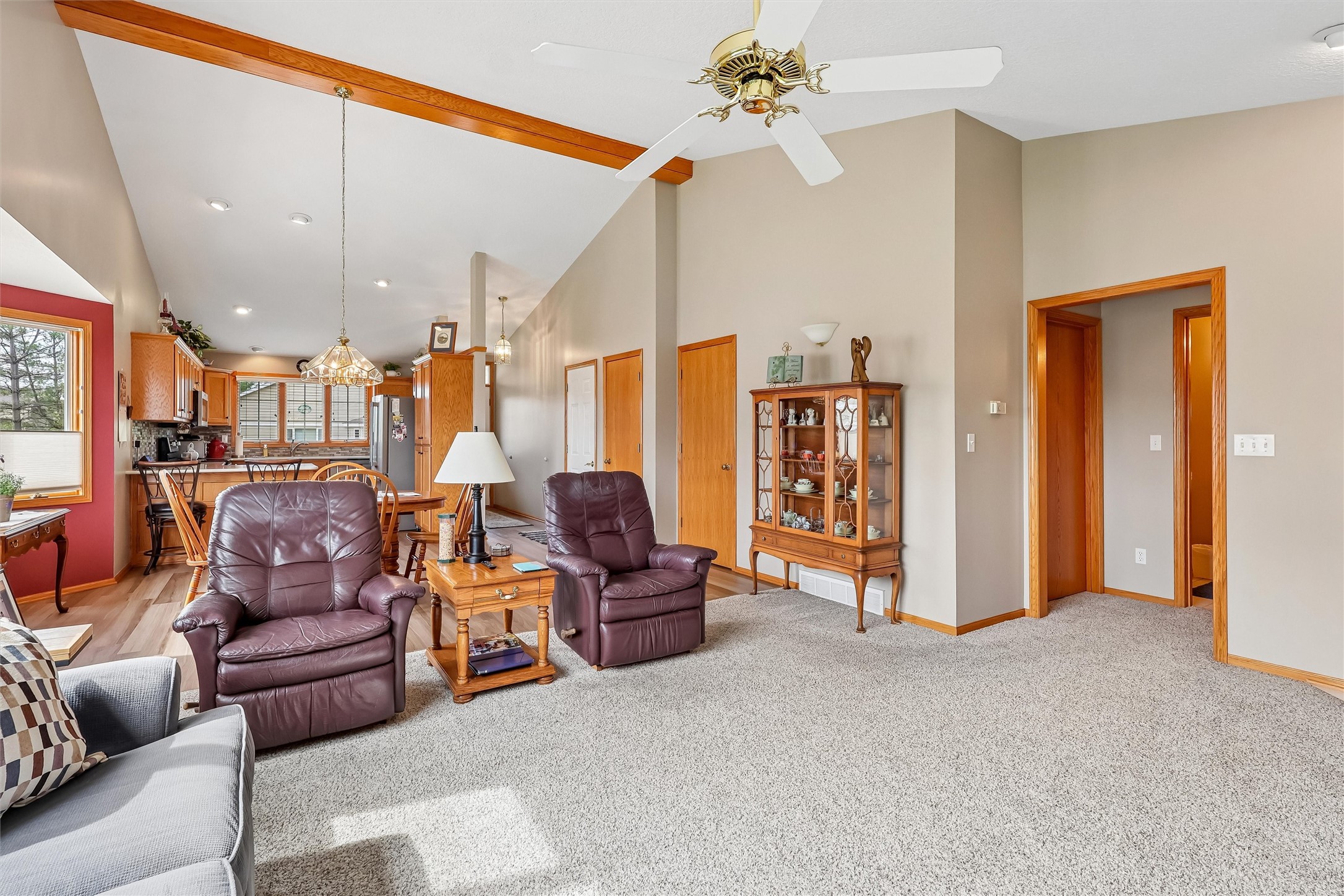 215 Se Lowell Drive Property Photo 3