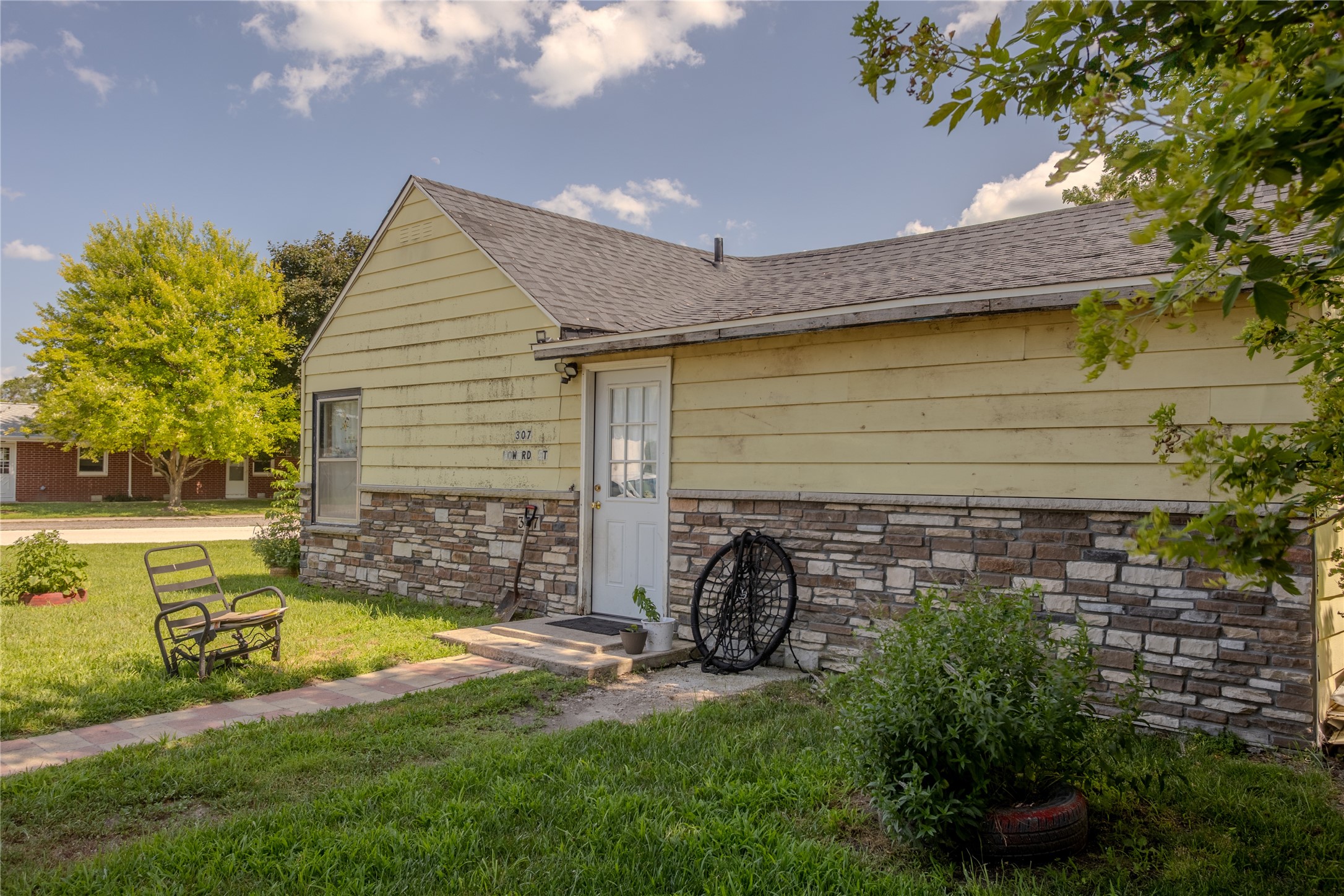 307 Howard Street Property Photo 1