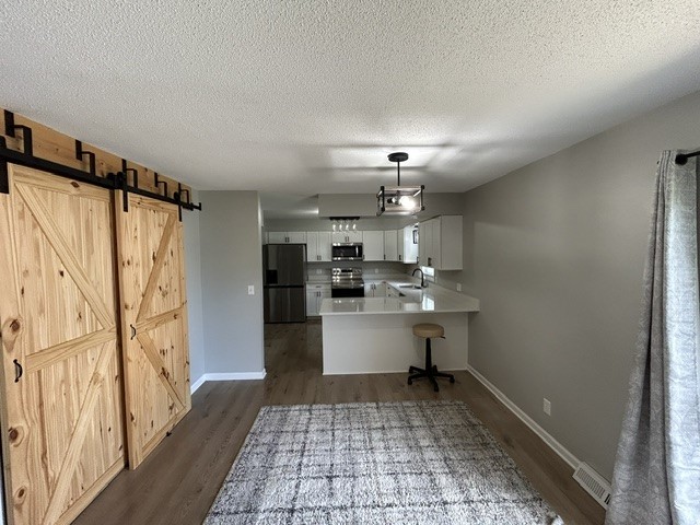 409 E 10th Street Property Photo 5