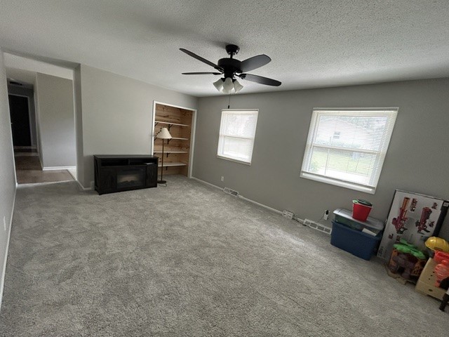 409 E 10th Street Property Photo 9