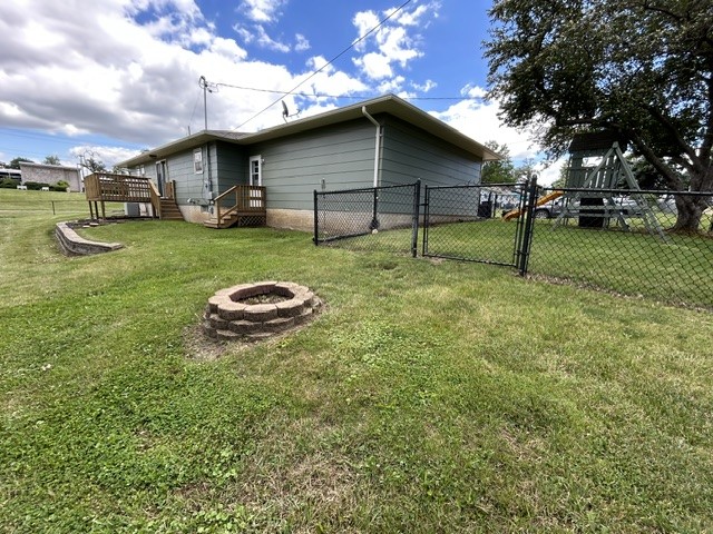 409 E 10th Street Property Photo 17