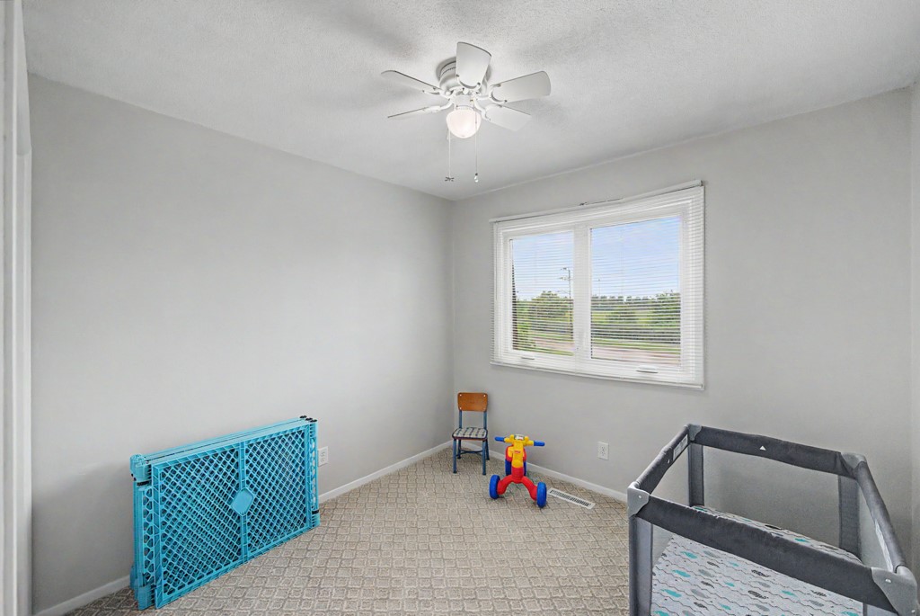 302 Village Circle Property Photo 19