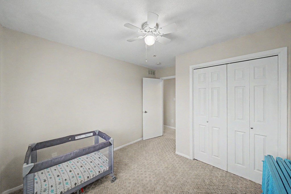 302 Village Circle Property Photo 20