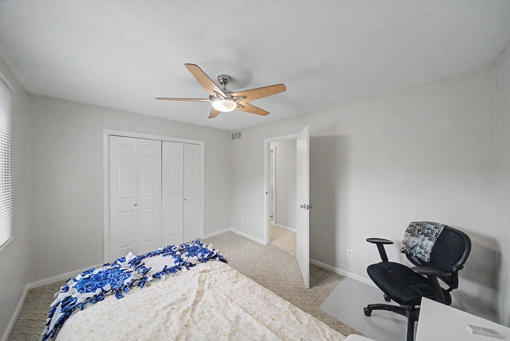 302 Village Circle Property Photo 24