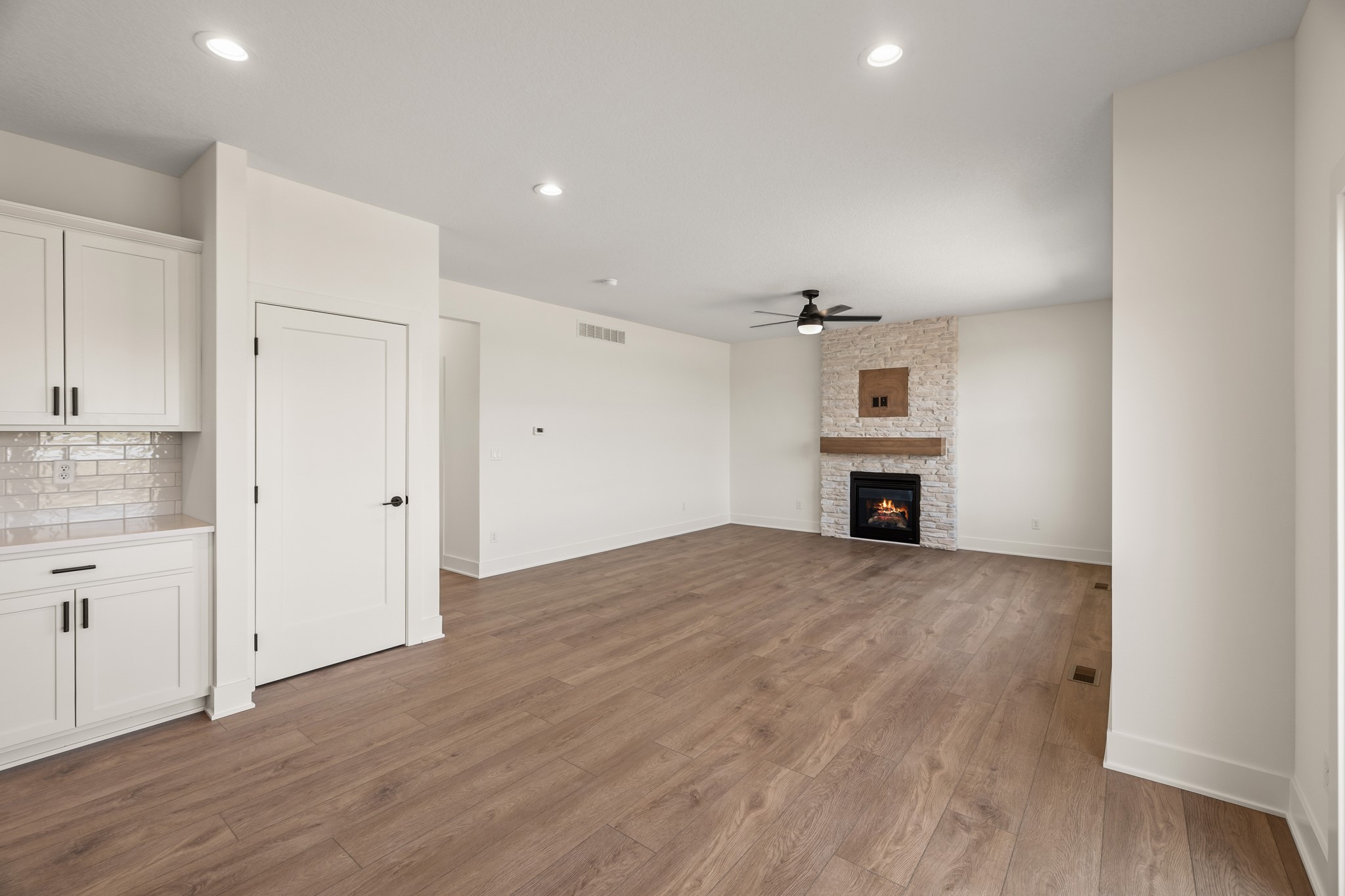 1009 Shady Lane Drive Property Photo 12