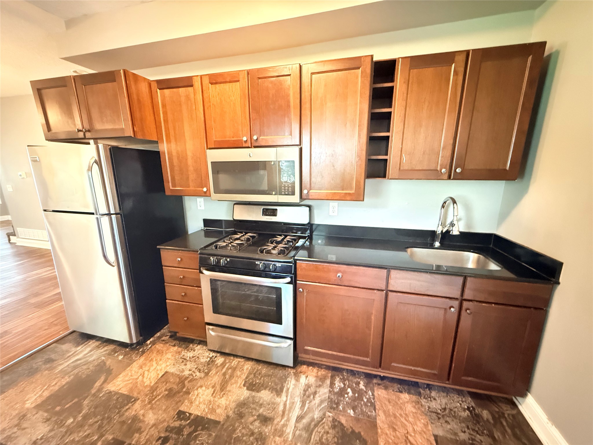 1127 Oak Park Avenue Property Photo 9