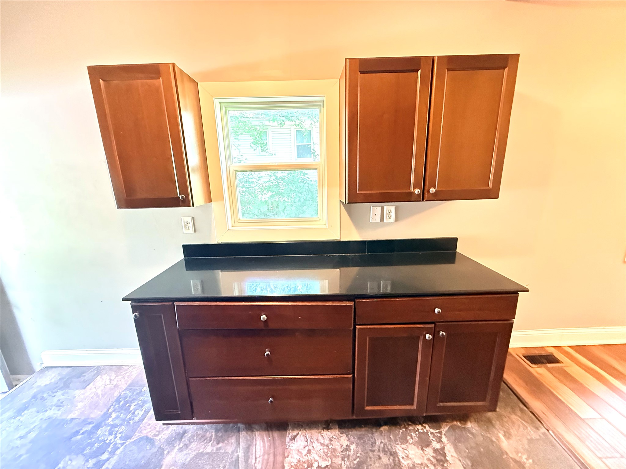 1127 Oak Park Avenue Property Photo 10