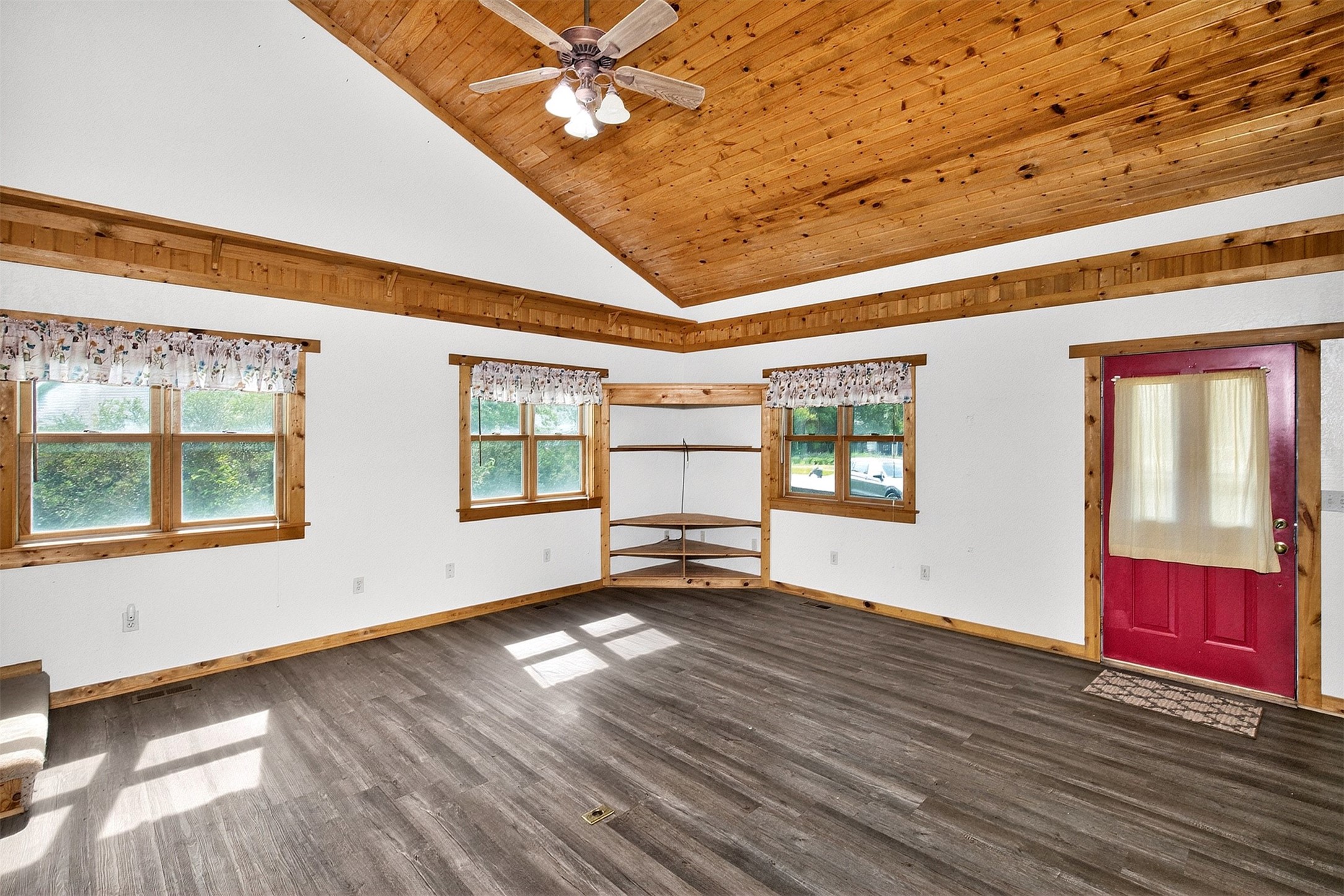 312 Iron Creek Road Property Photo 6