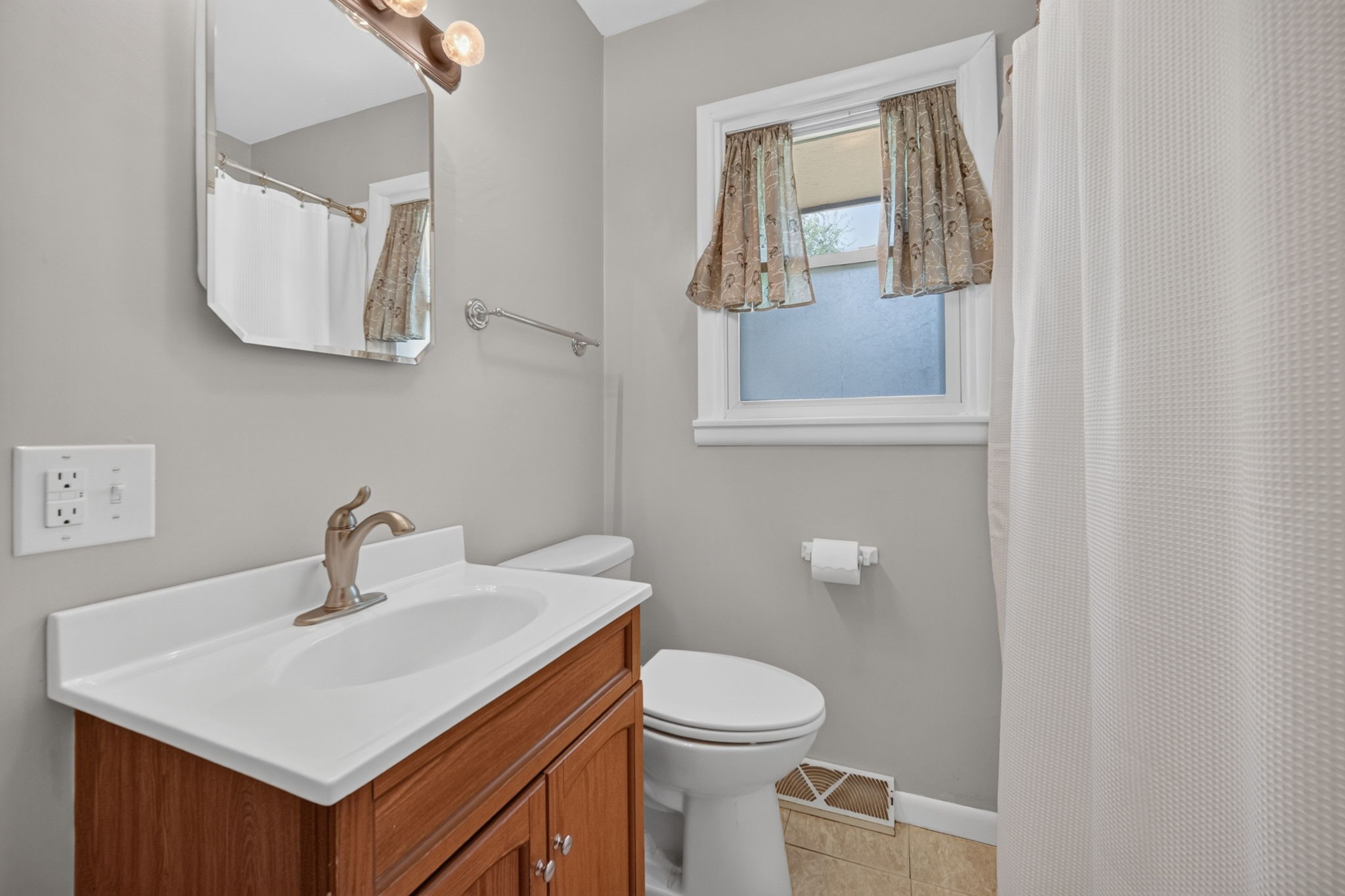 1306 Southlawn Drive Property Photo 10