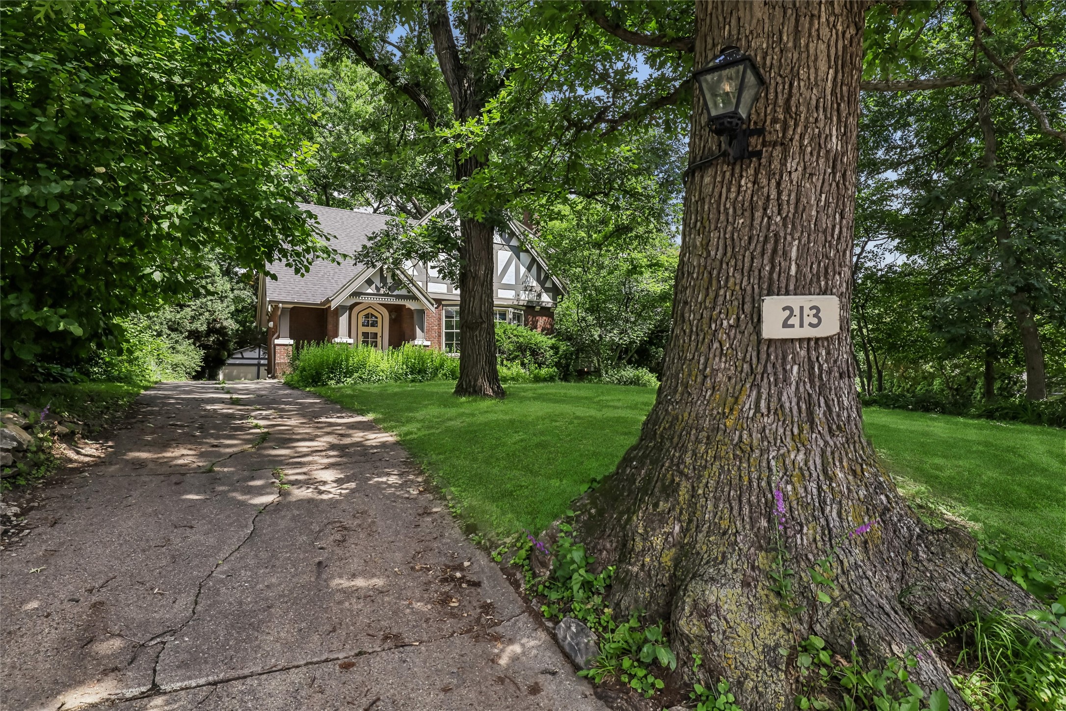 213 38th Place Property Photo 2