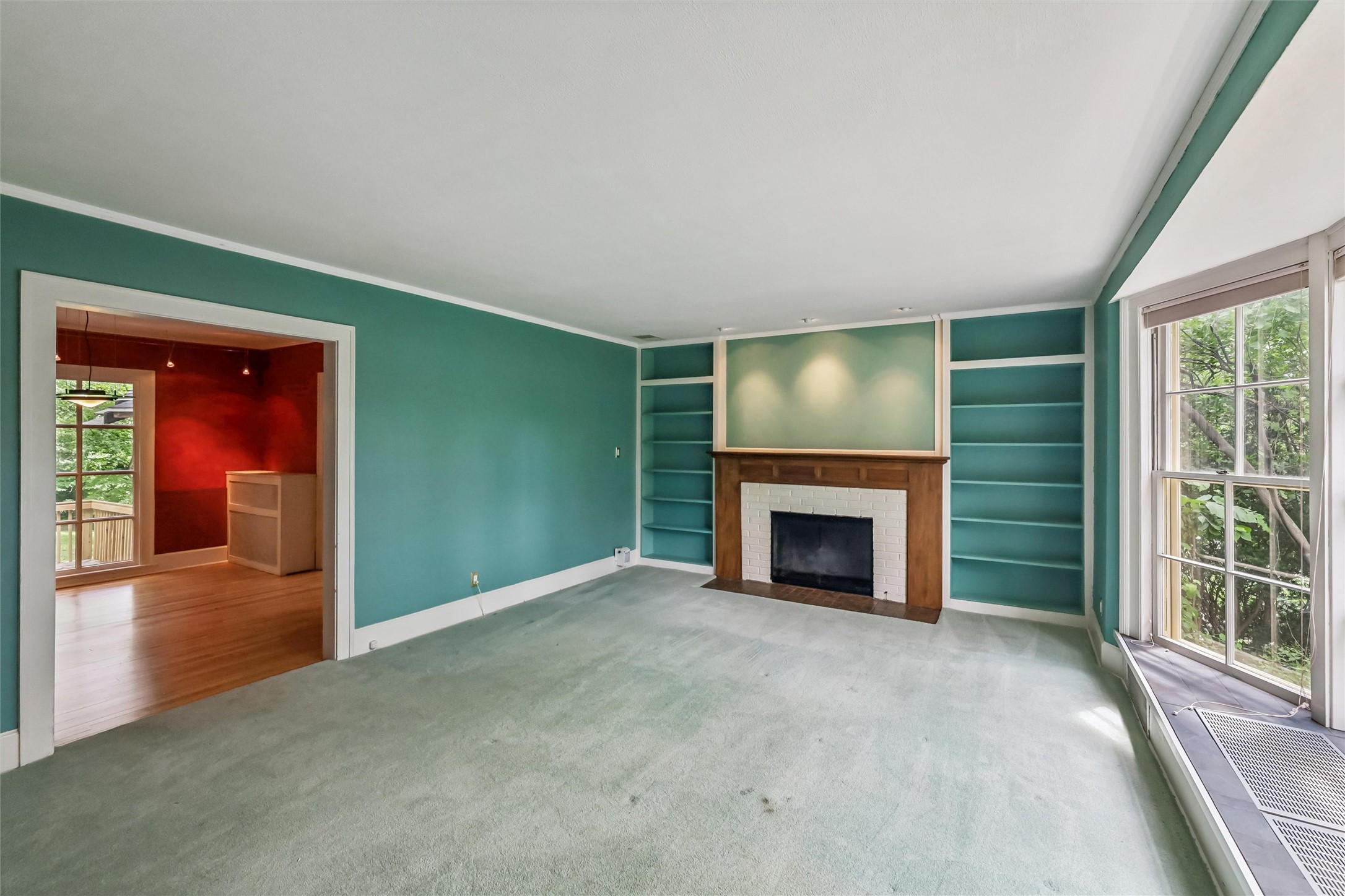 213 38th Place Property Photo 6