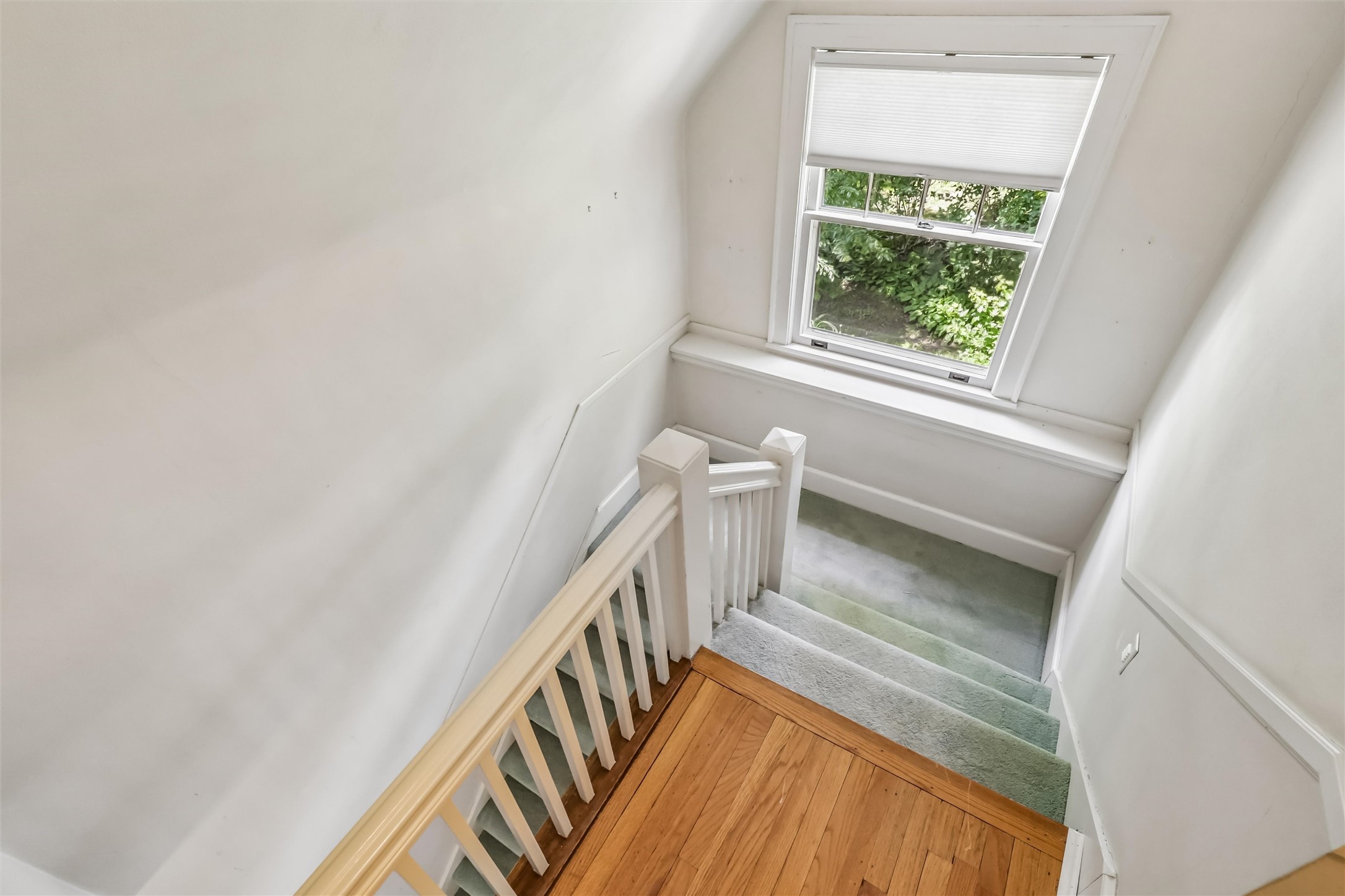 213 38th Place Property Photo 17