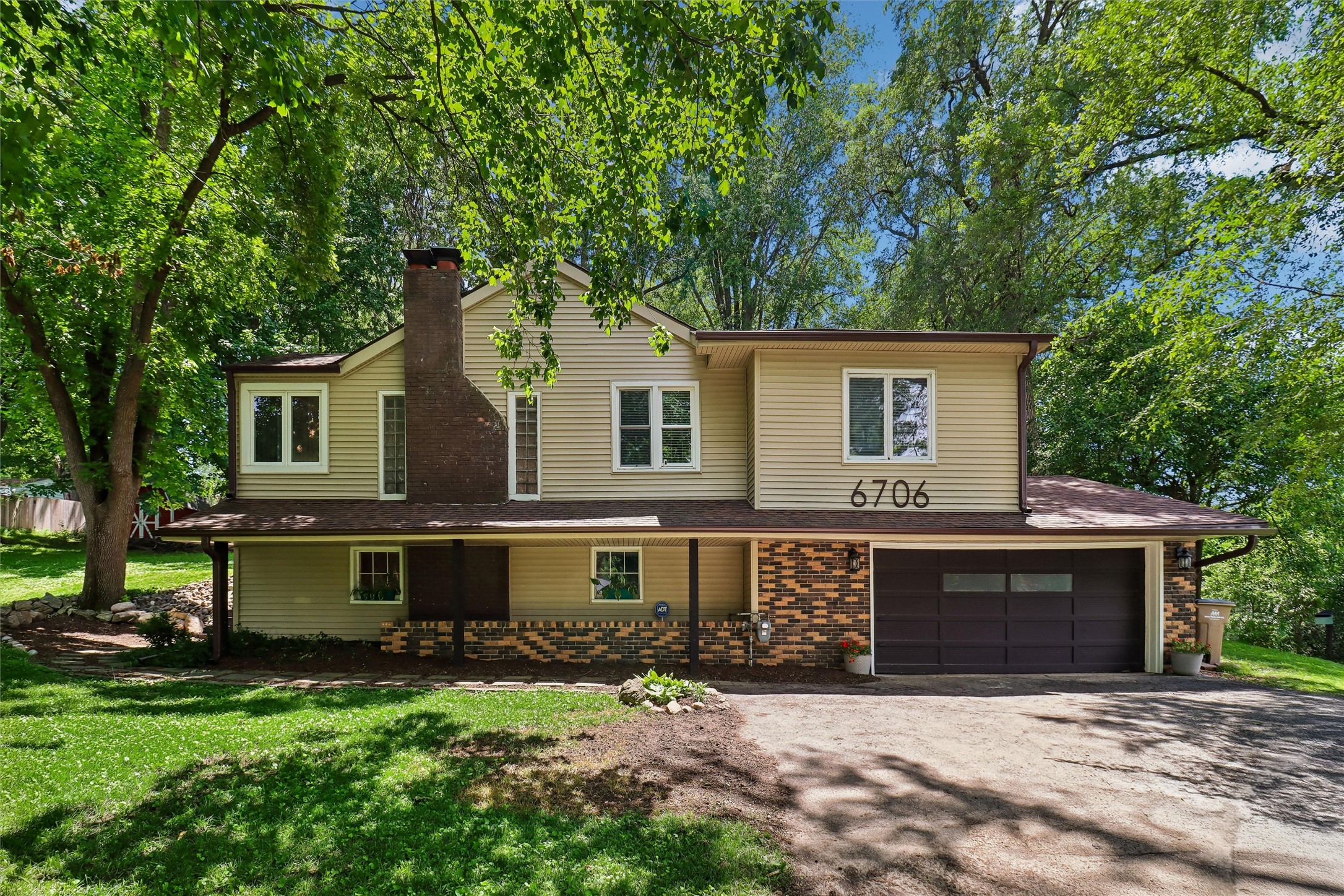 6706 Washington Avenue Property Photo 1