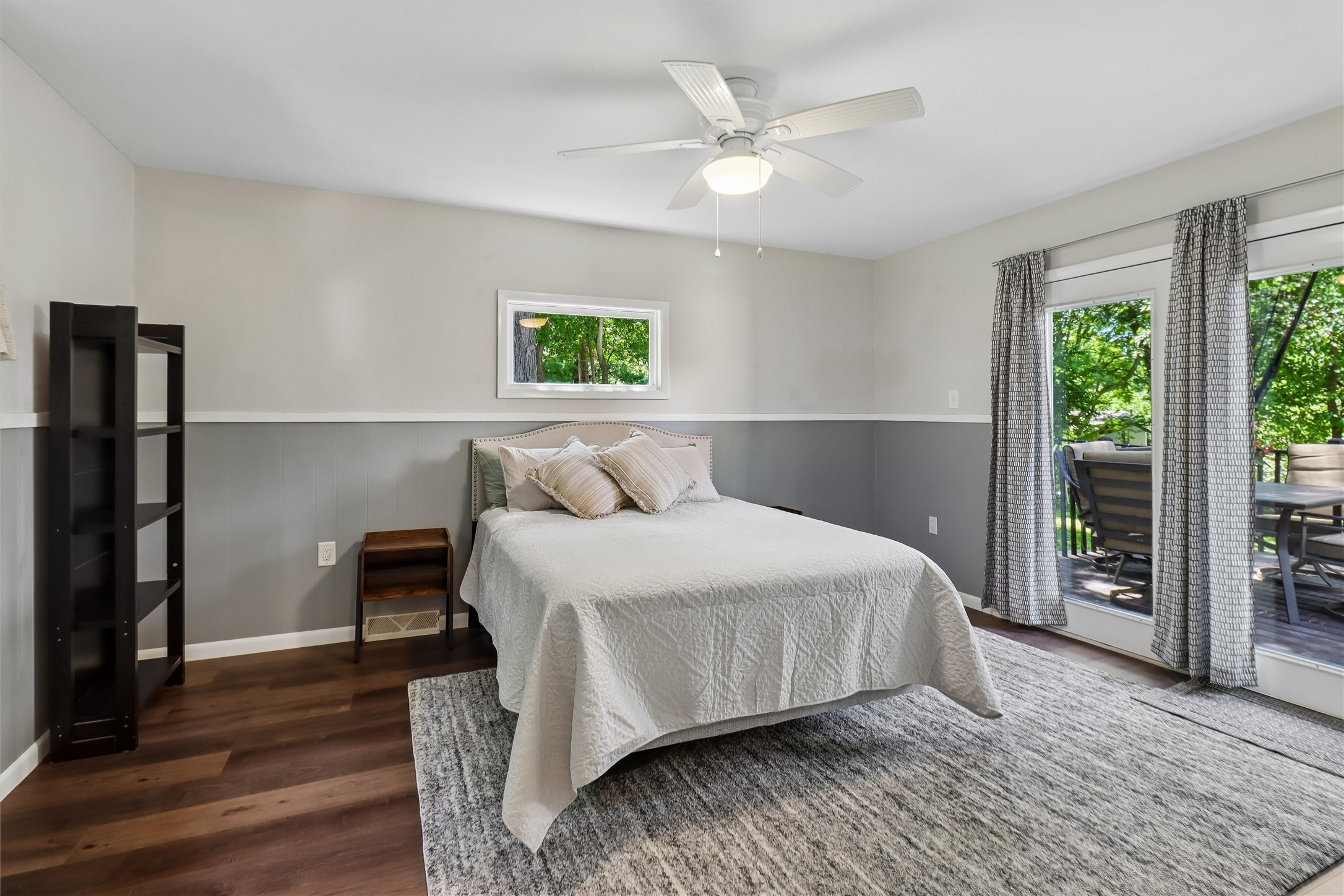 6706 Washington Avenue Property Photo 3