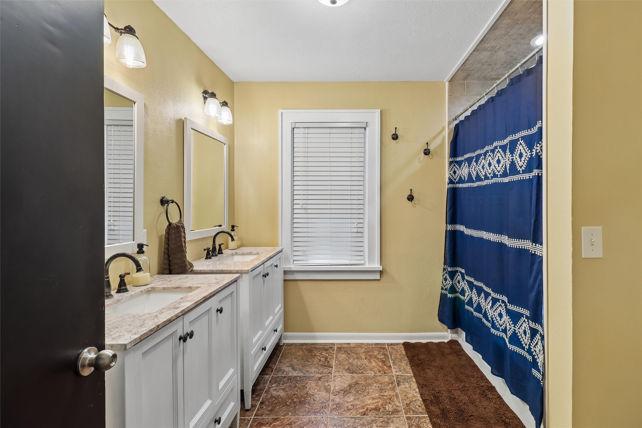 6706 Washington Avenue Property Photo 12