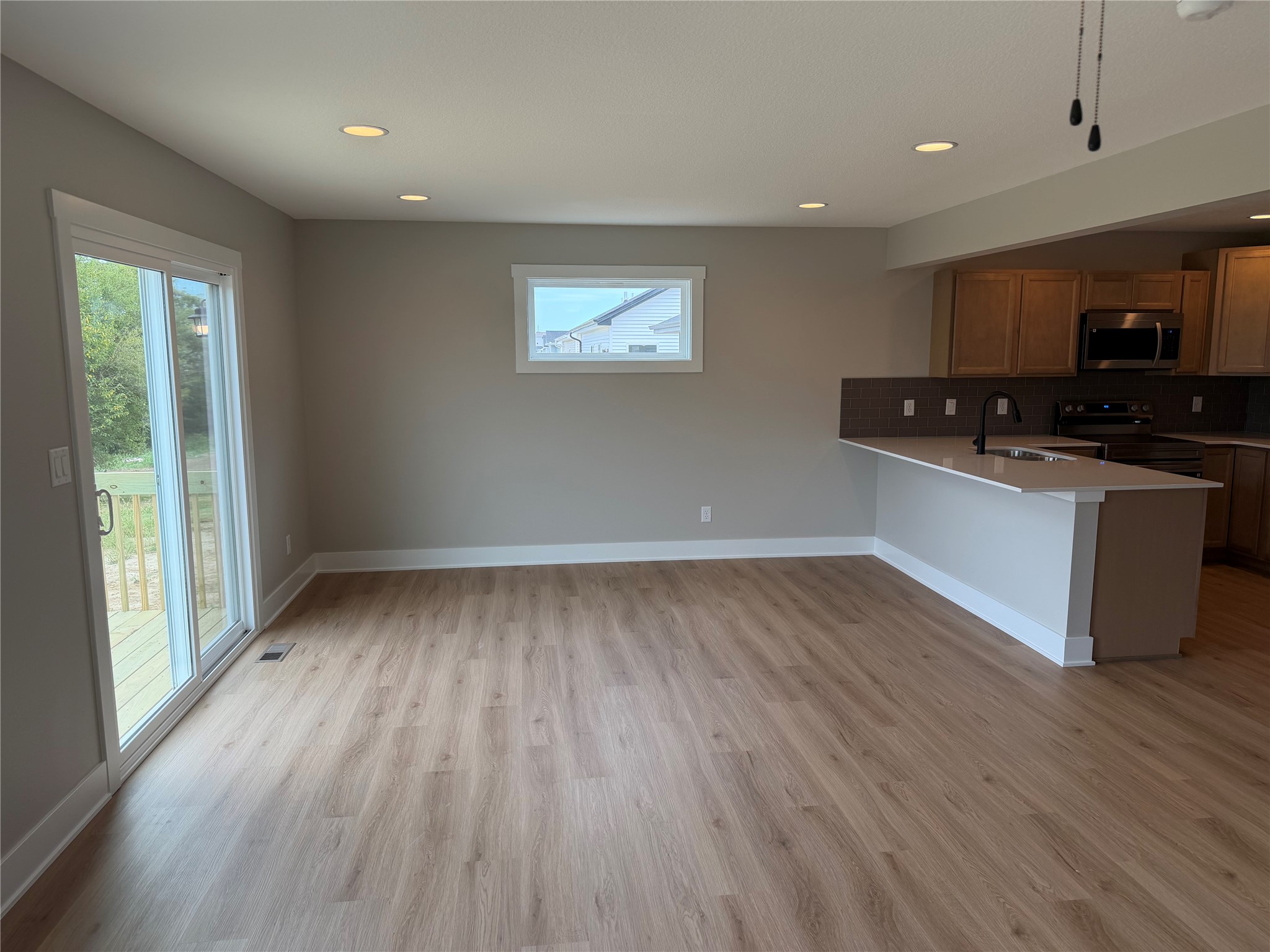 4865 Synergy Street Property Photo 6