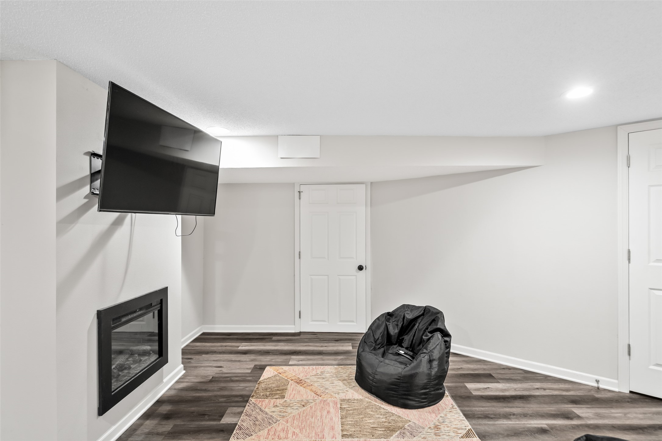 7037 Hickory Lane Property Photo 13