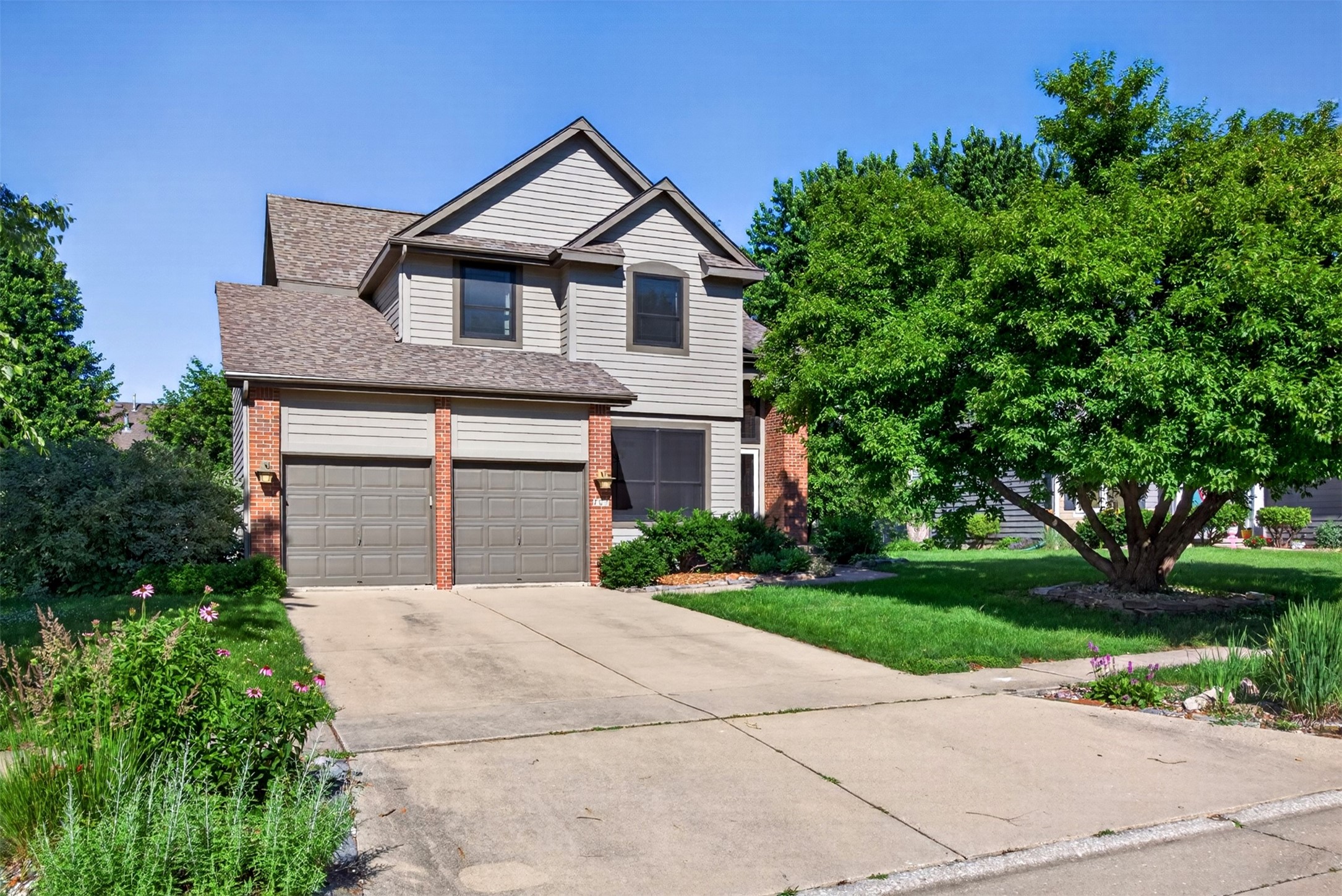 704 76th Street Property Photo 1
