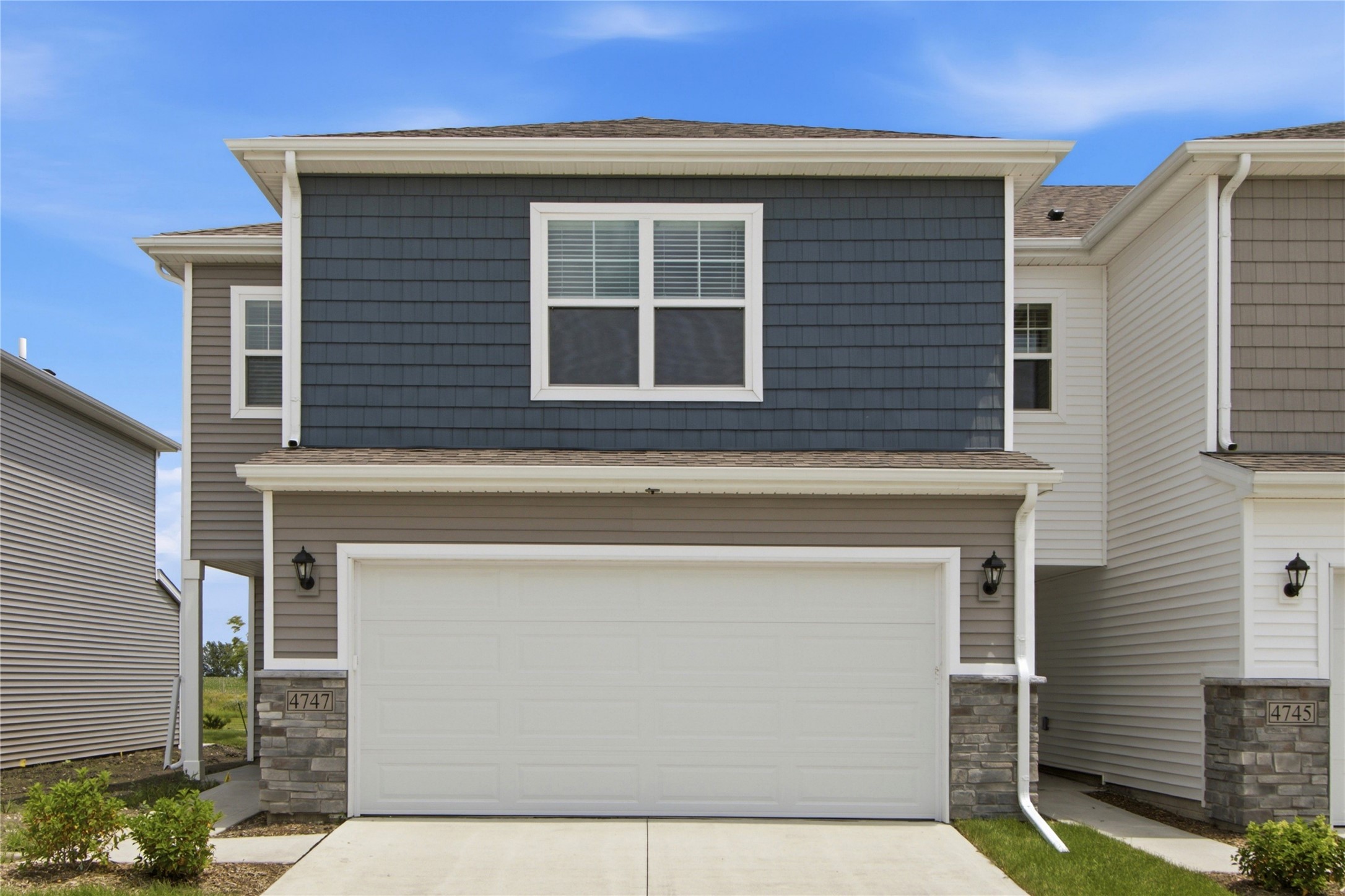 4747 170th Place Property Photo 1