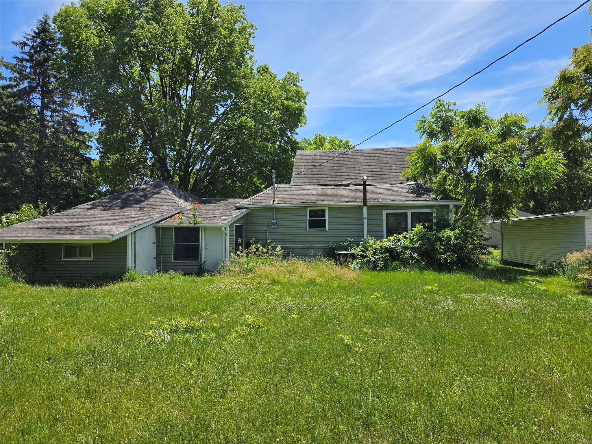 907 Ross Avenue Property Photo 1