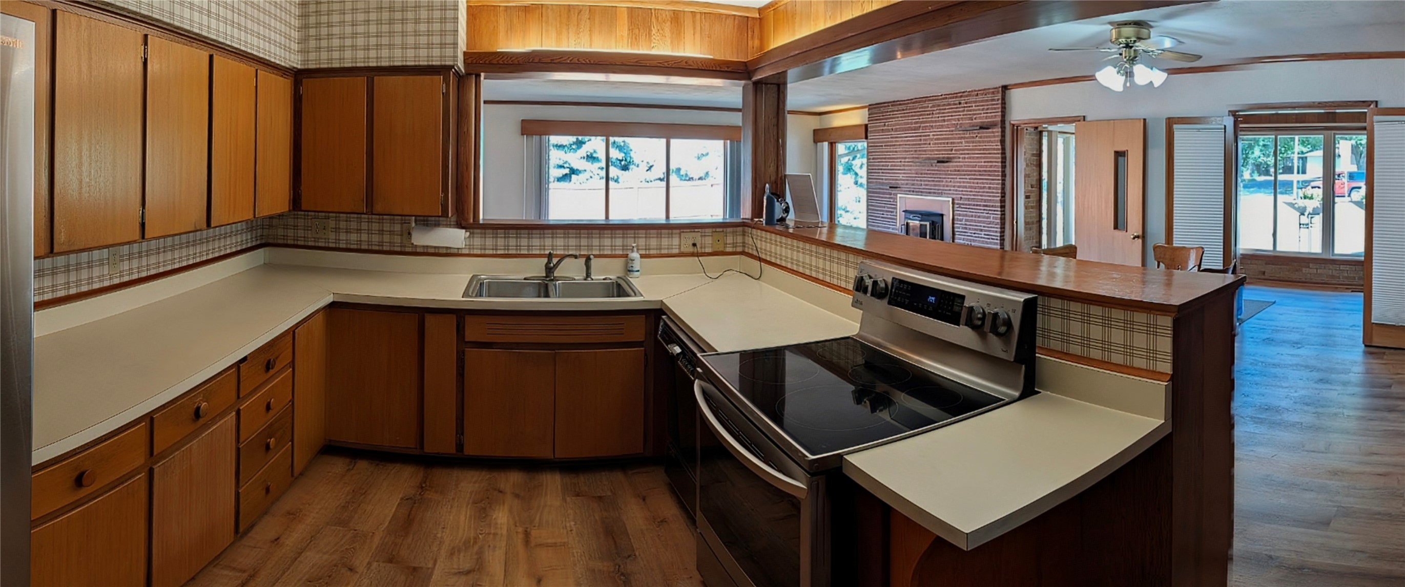 2250 70th Street Property Photo 11
