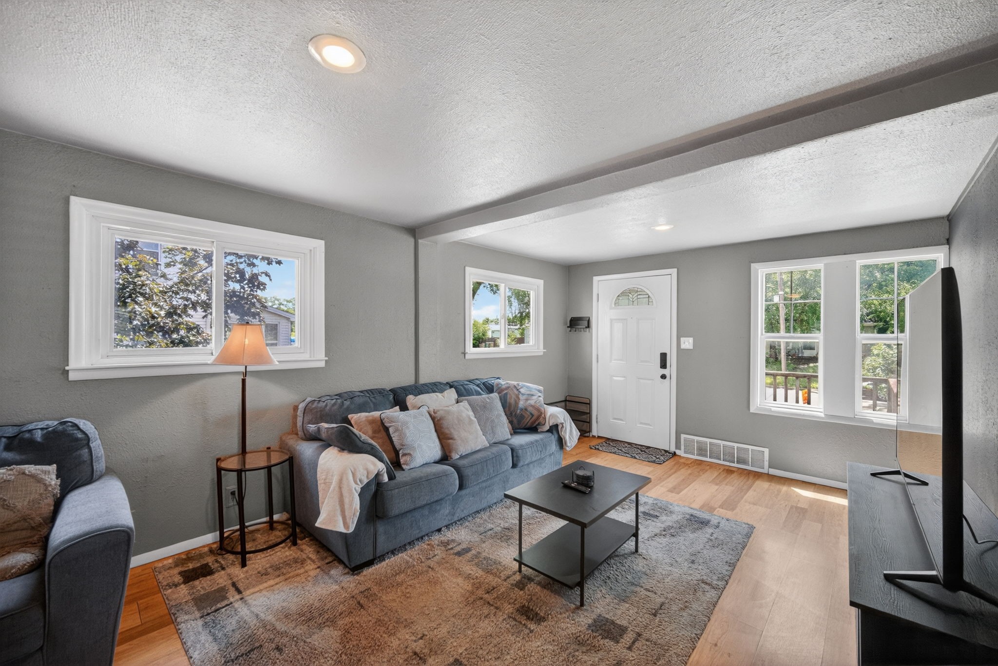 123 7th Street Property Photo 5