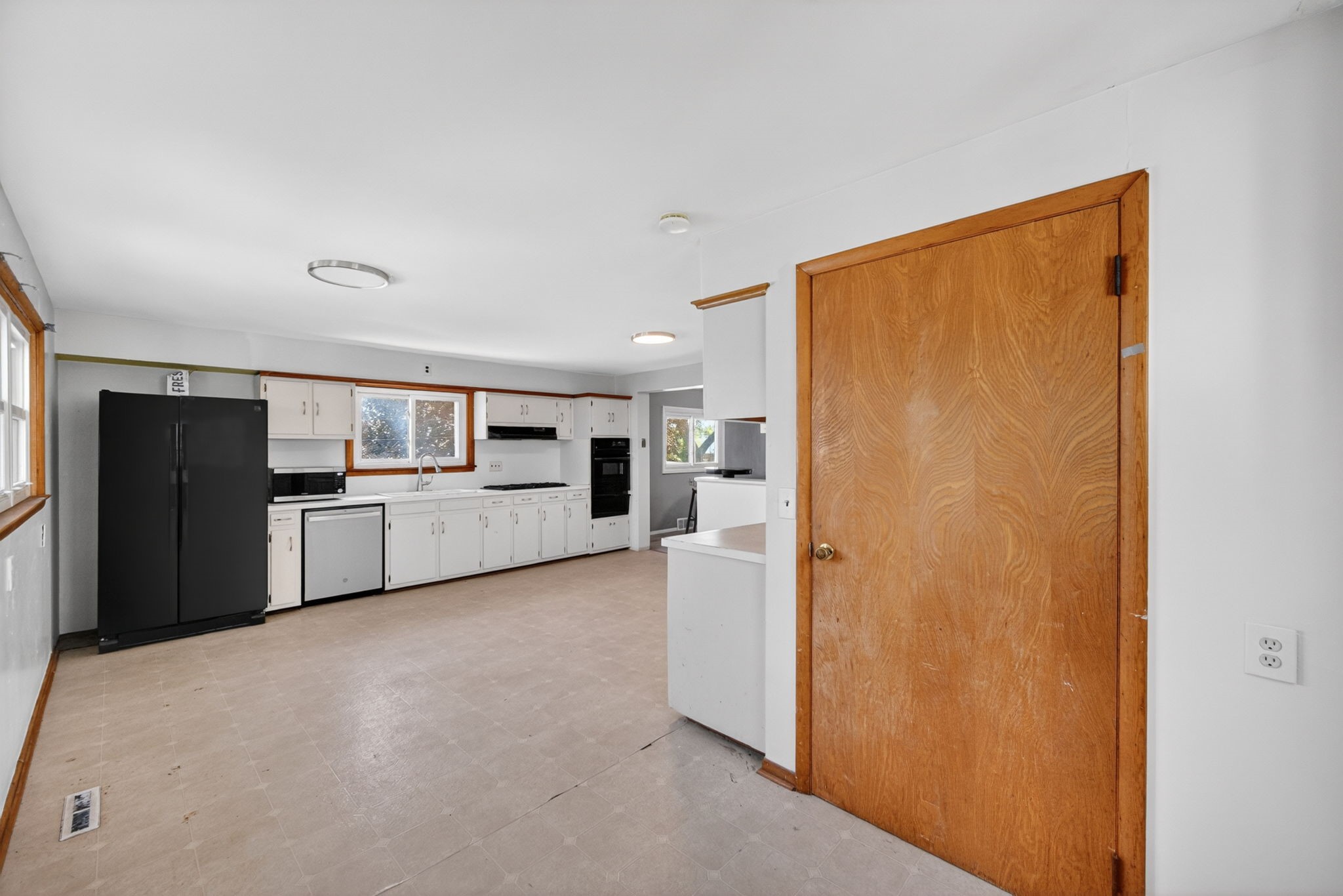 123 7th Street Property Photo 15