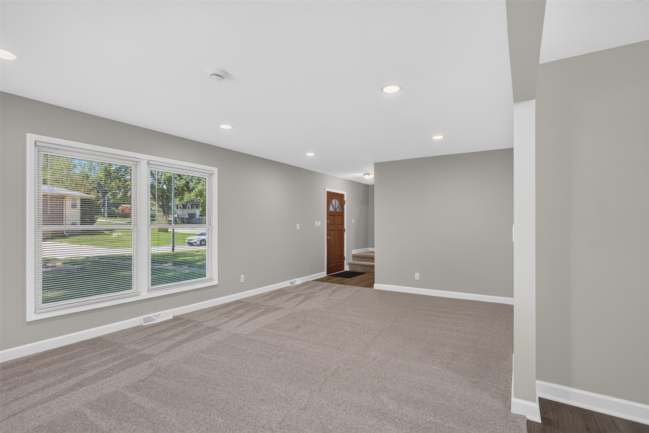 2115 Pleasant Street Property Photo 4