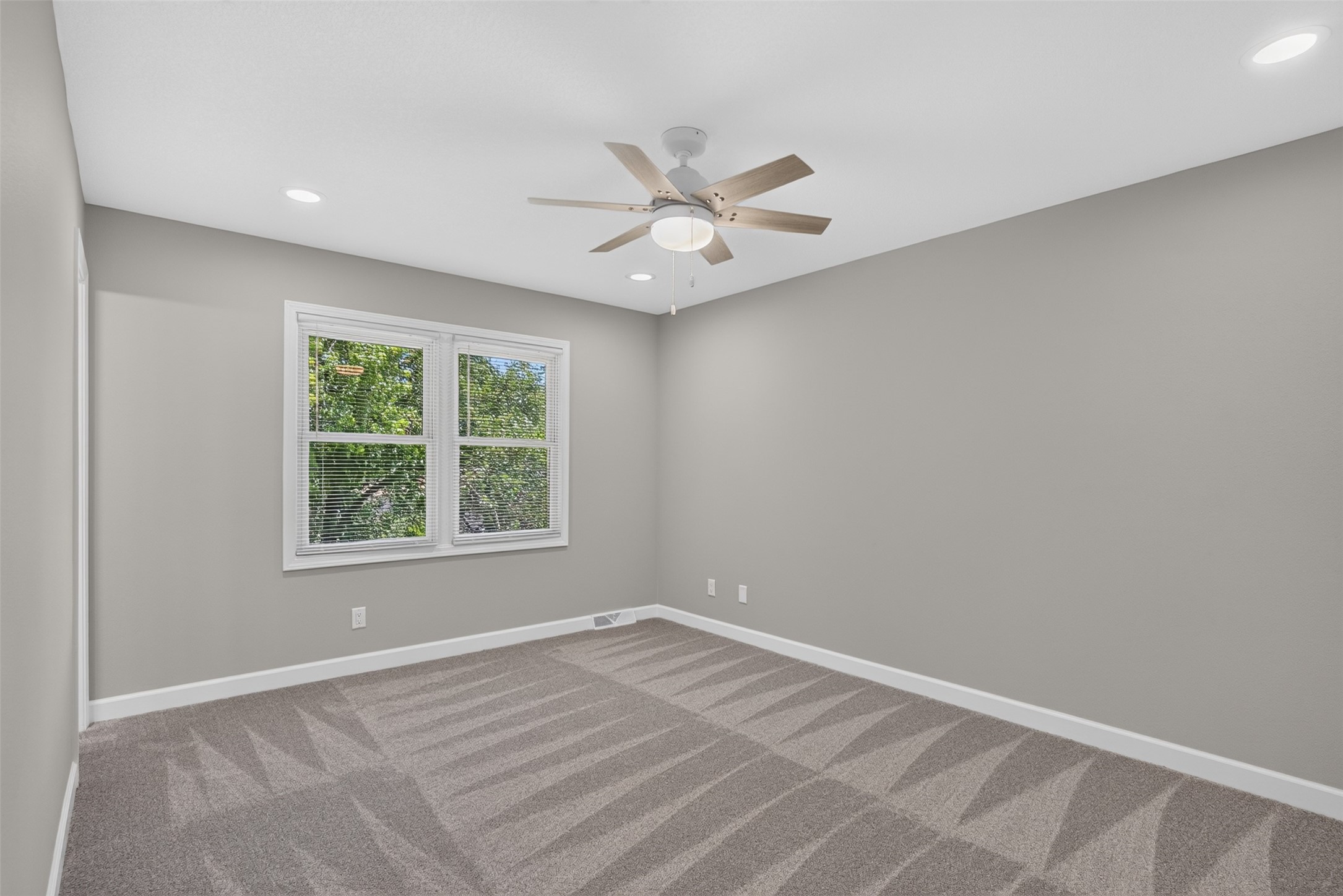 2115 Pleasant Street Property Photo 16
