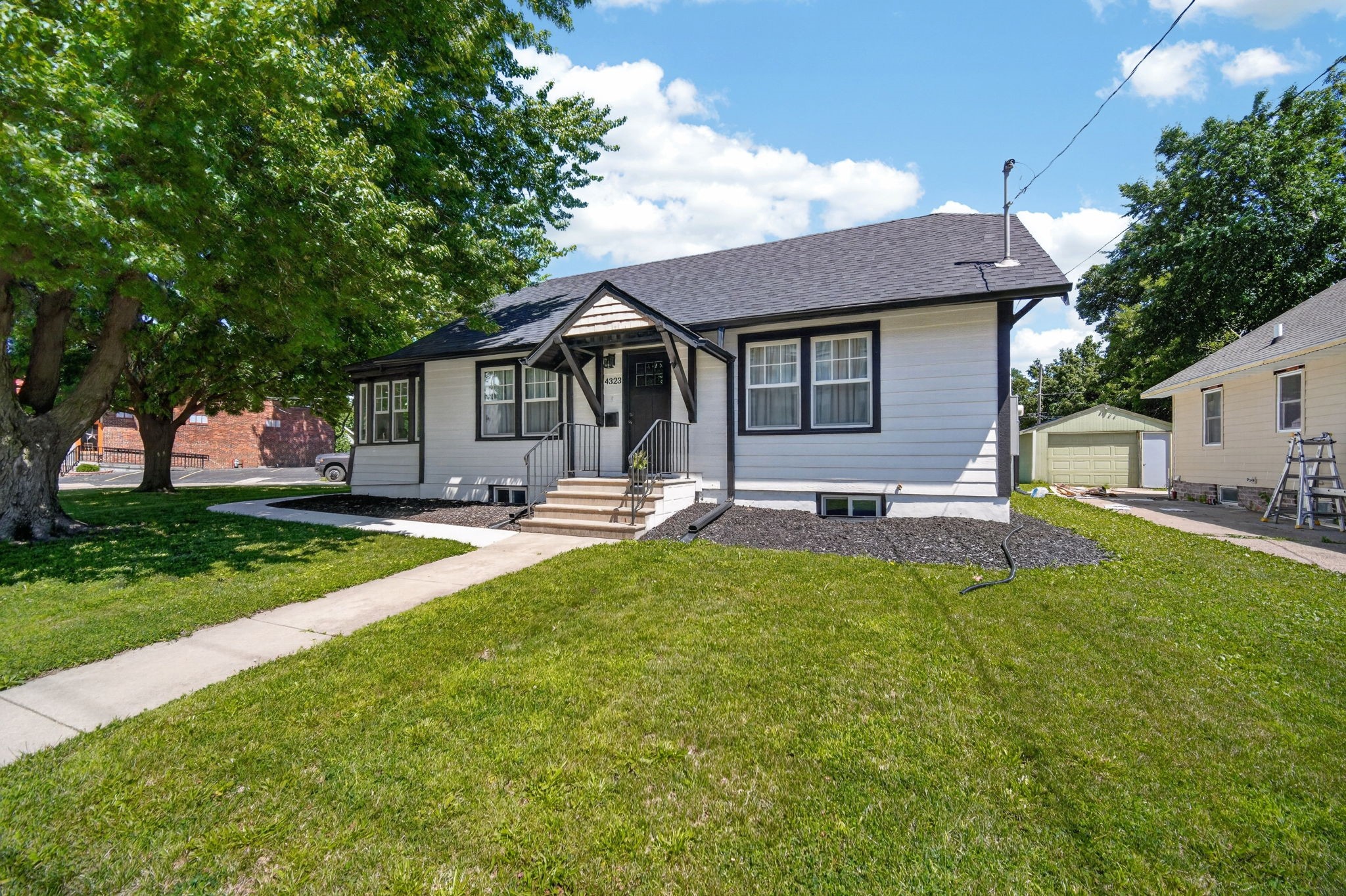 4323 Hickman Road Property Photo 1