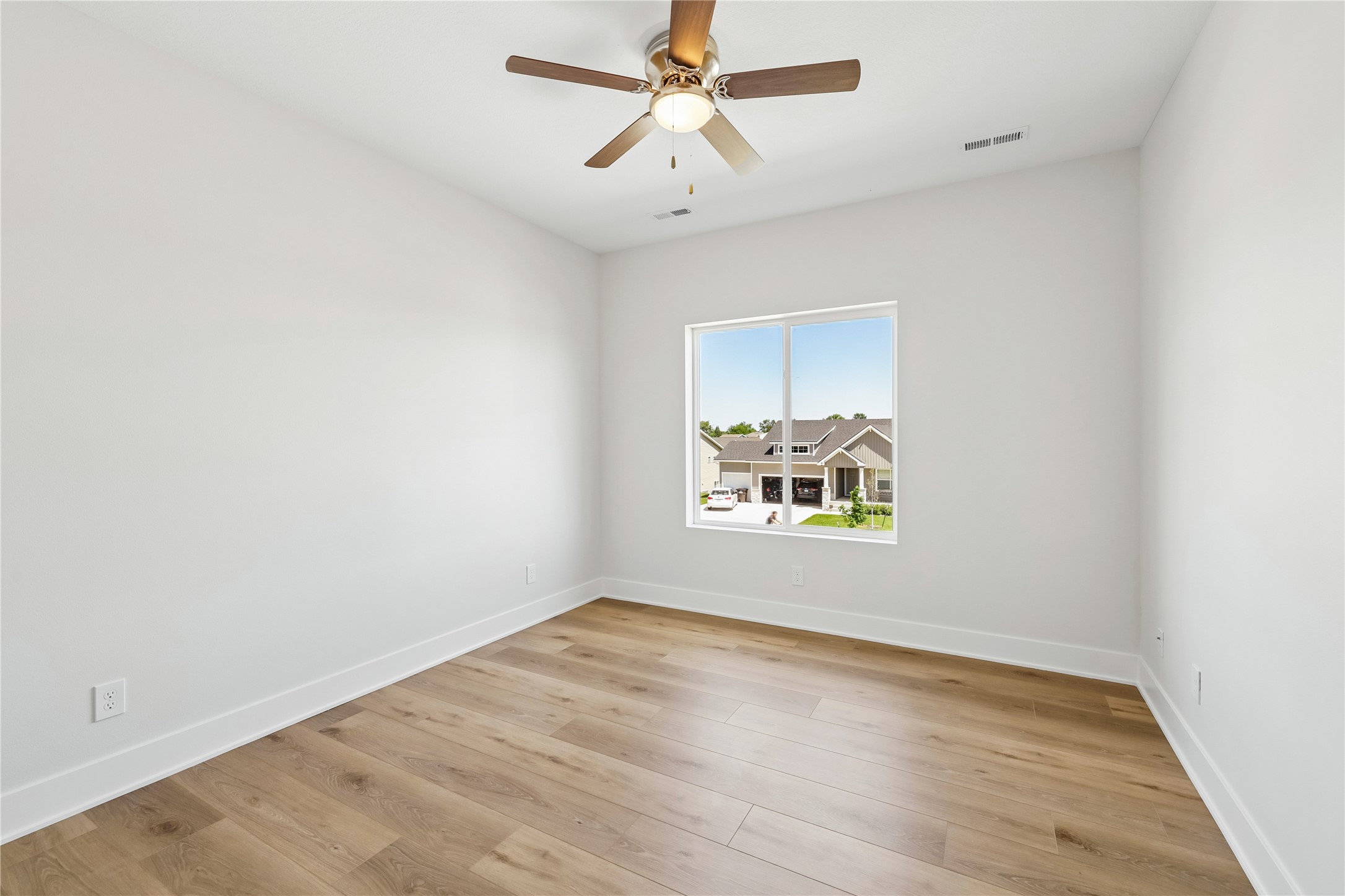 5397 Leyden Avenue Property Photo 15